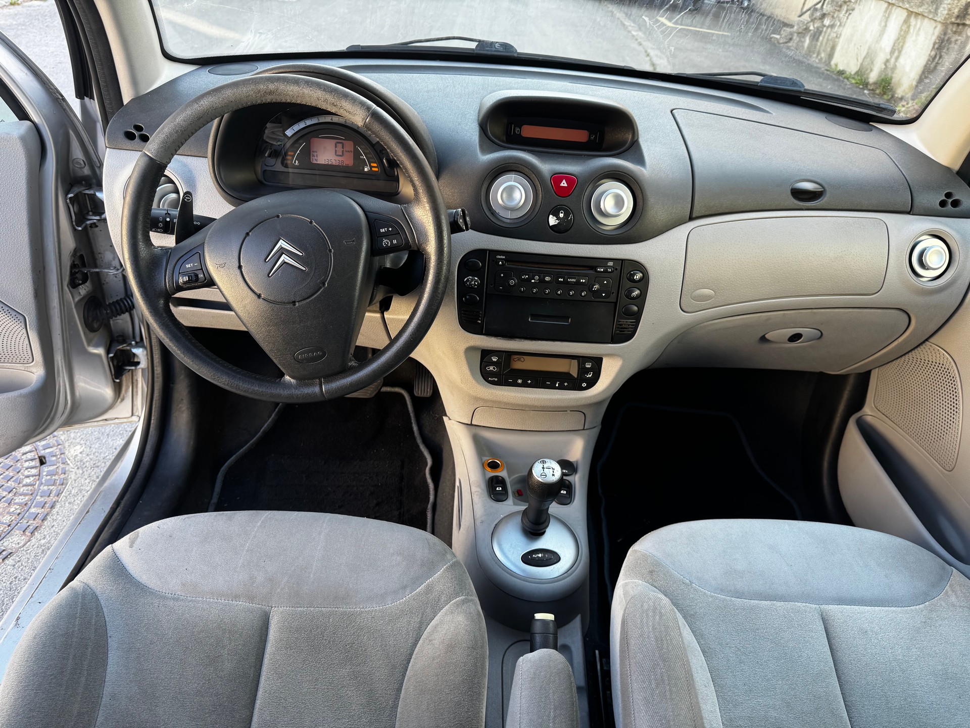 CITROEN C3 1.6i 16V Exclusive-image-8
