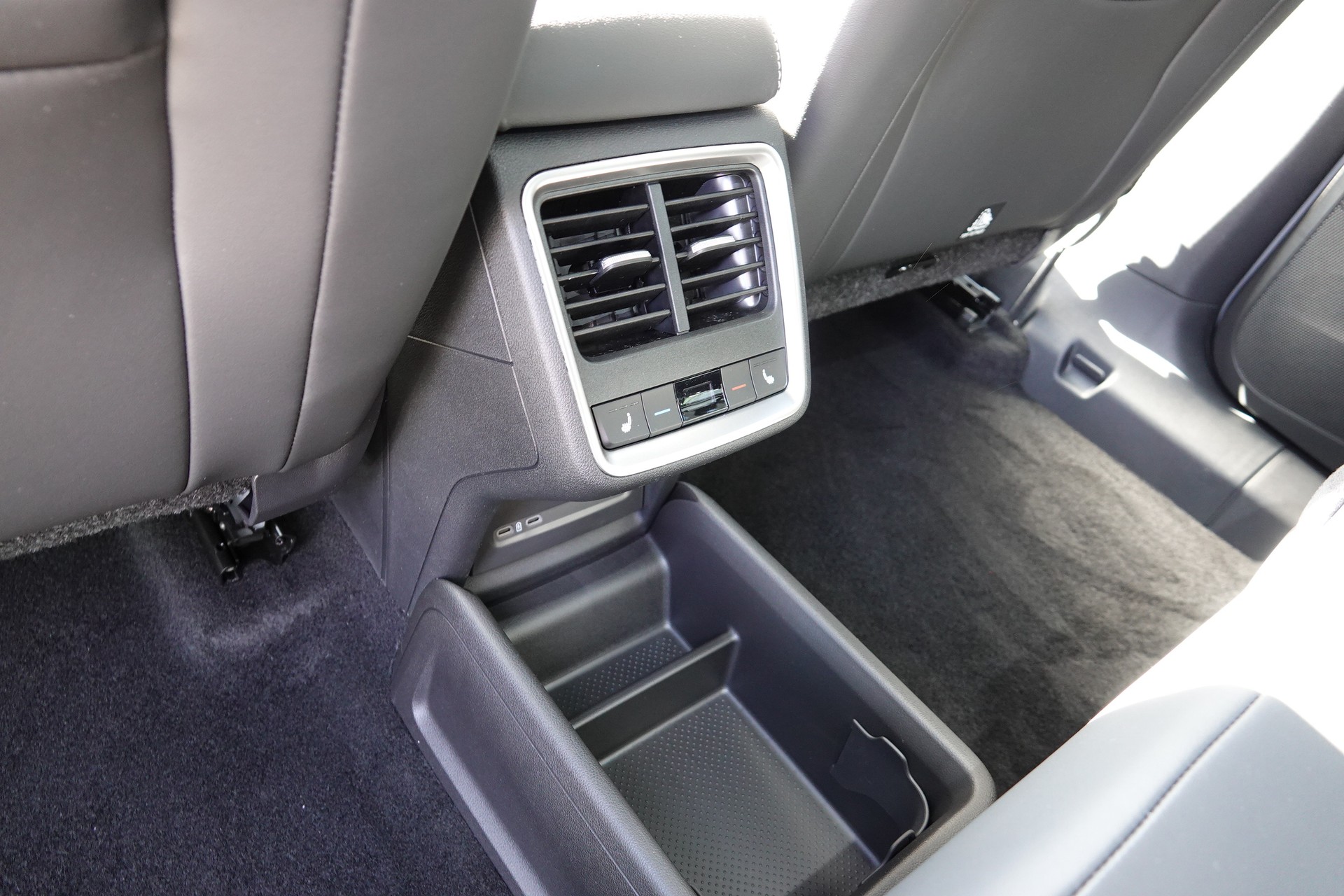 SKODA Elroq 85 SportLine 4x4-image-16