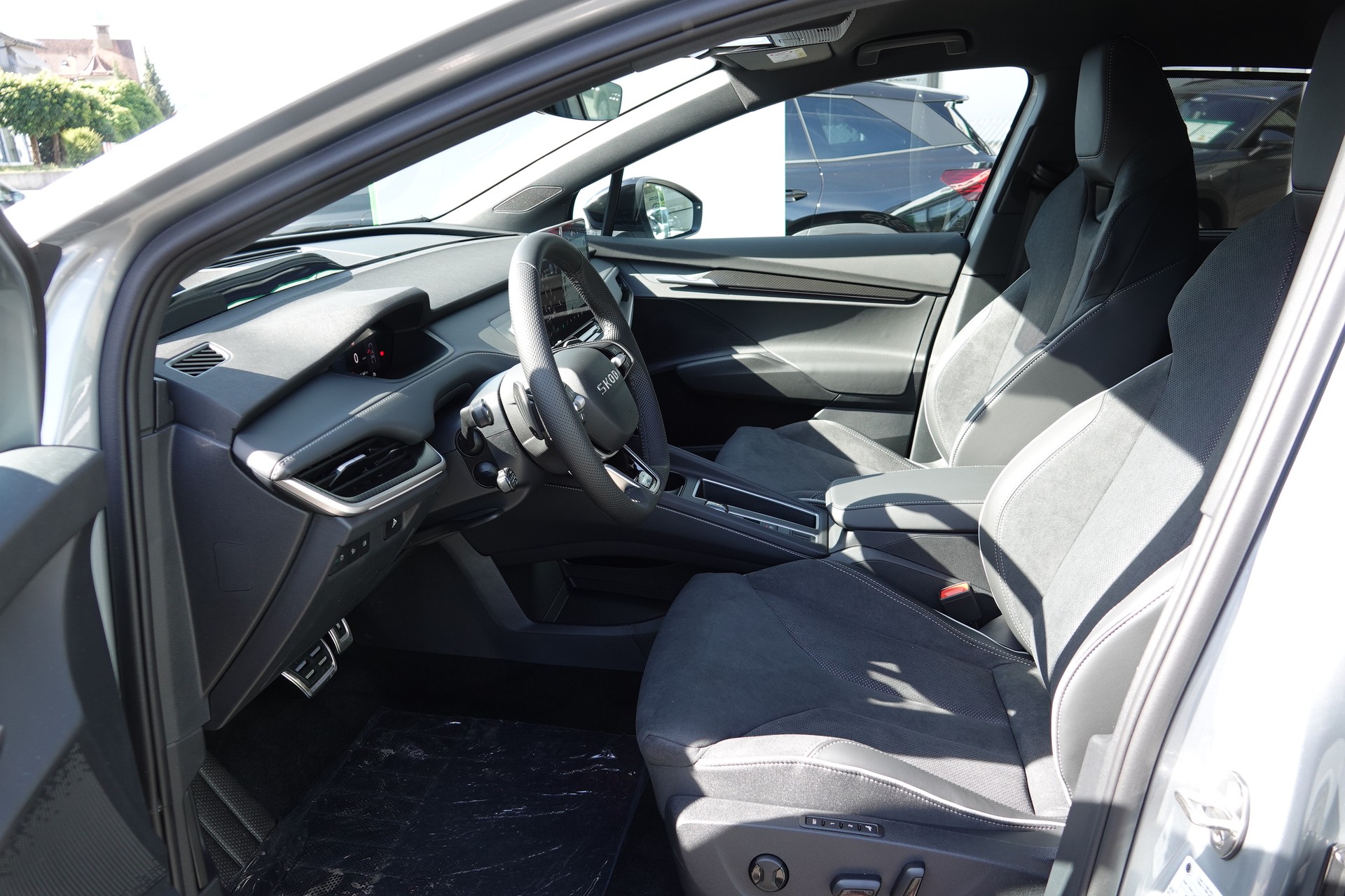 SKODA Elroq 85 SportLine 4x4-image-13