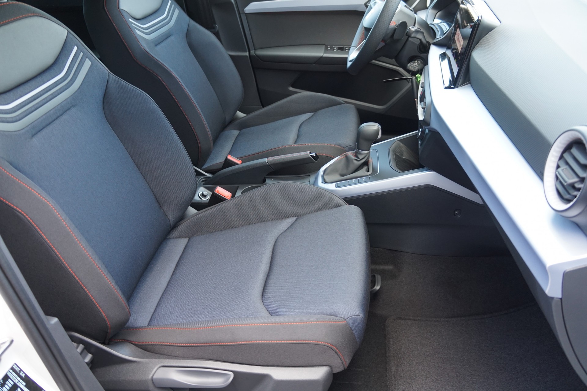 SEAT Arona 1.0 TSI Eco FR DSG-image-6