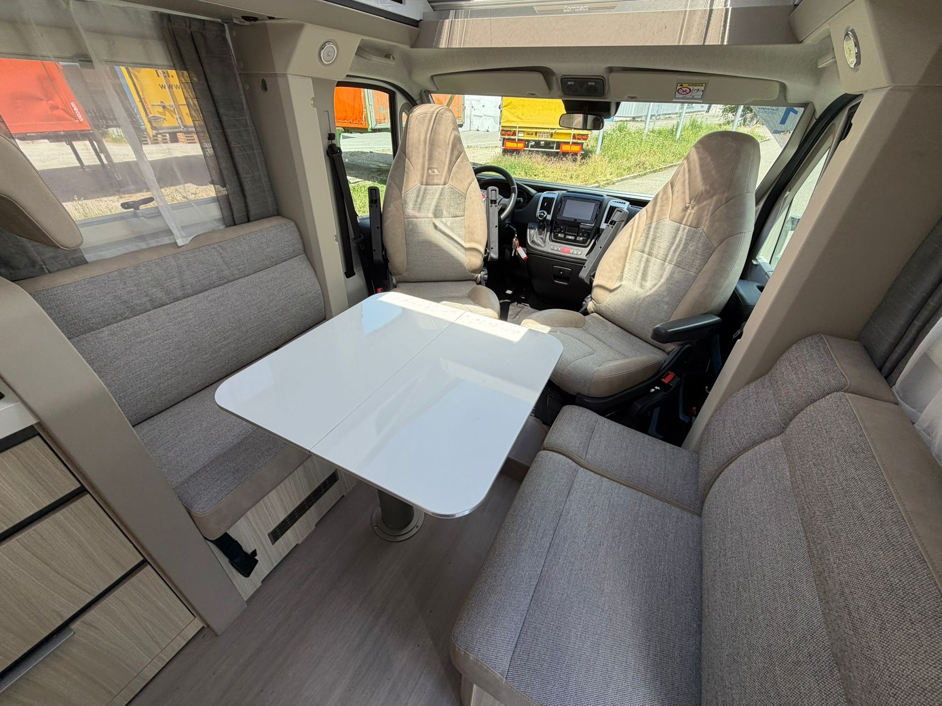 ADRIA Adria Compact Plus DL – 160 PS Automat | Längsbetten | 24M Garantie | Face-to-Face-image-9