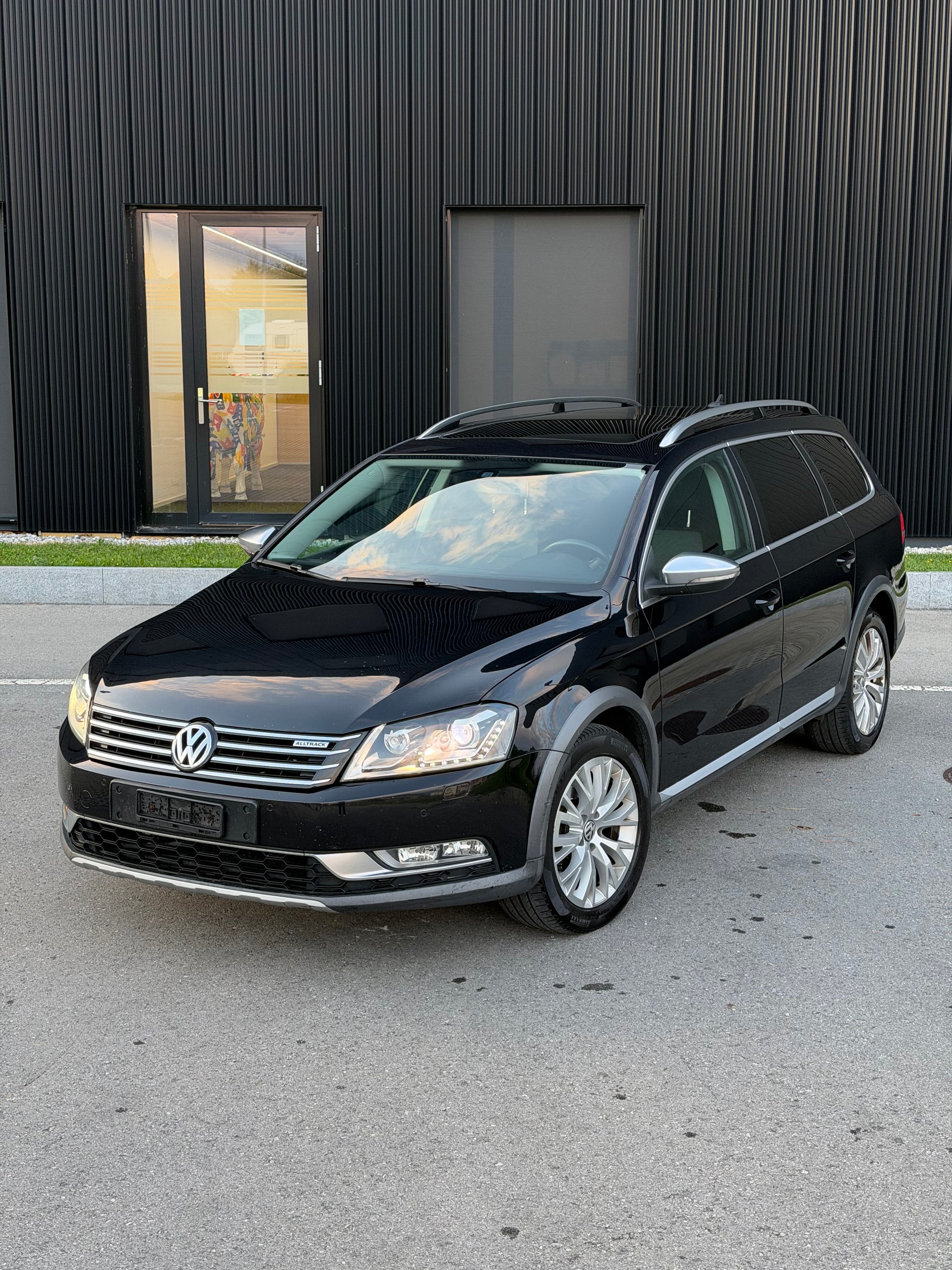 VW Passat Alltrack 2.0 TDI BMT 4Motion DSG-image-13