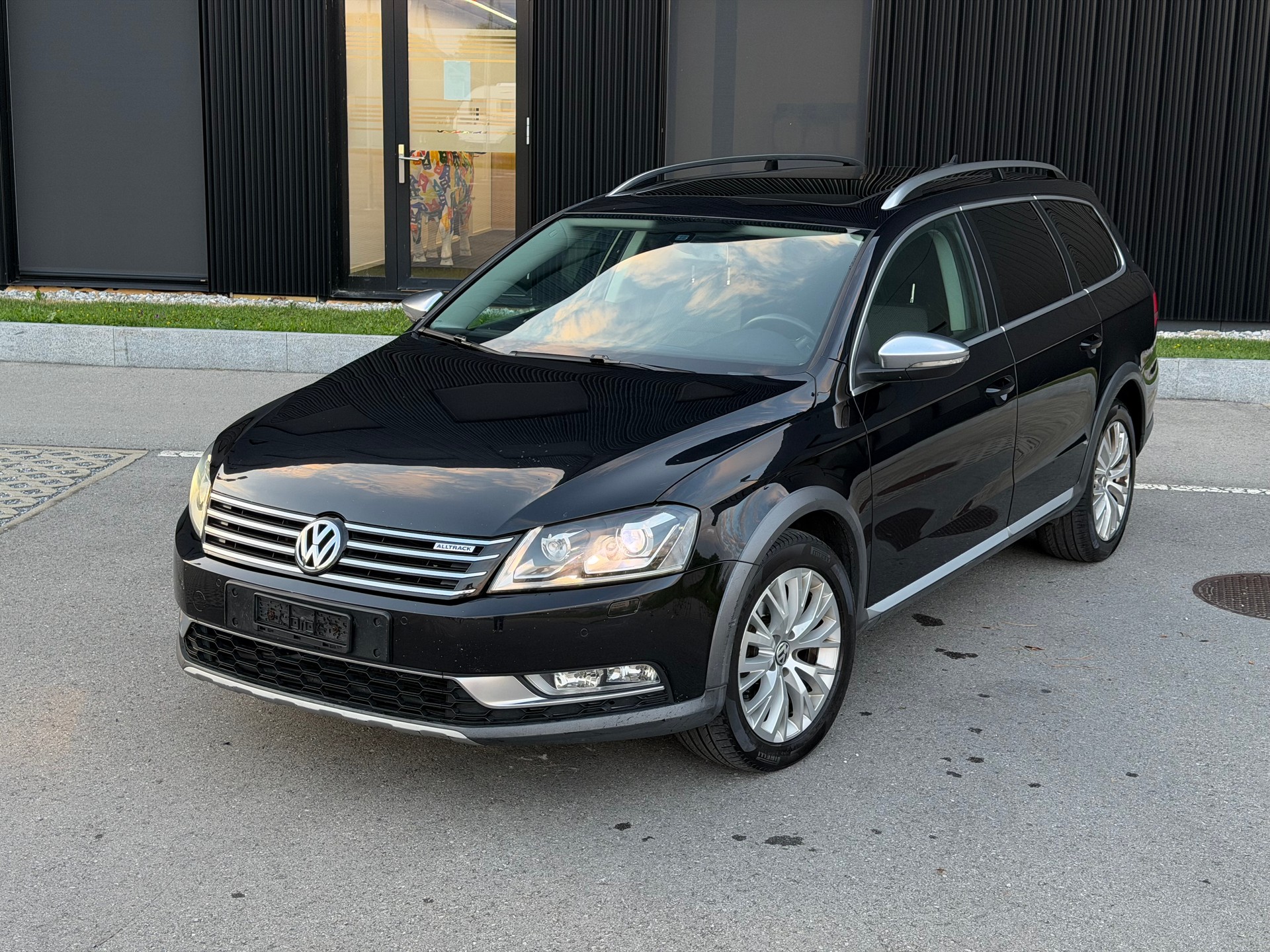 VW Passat Alltrack 2.0 TDI BMT 4Motion DSG-image-2