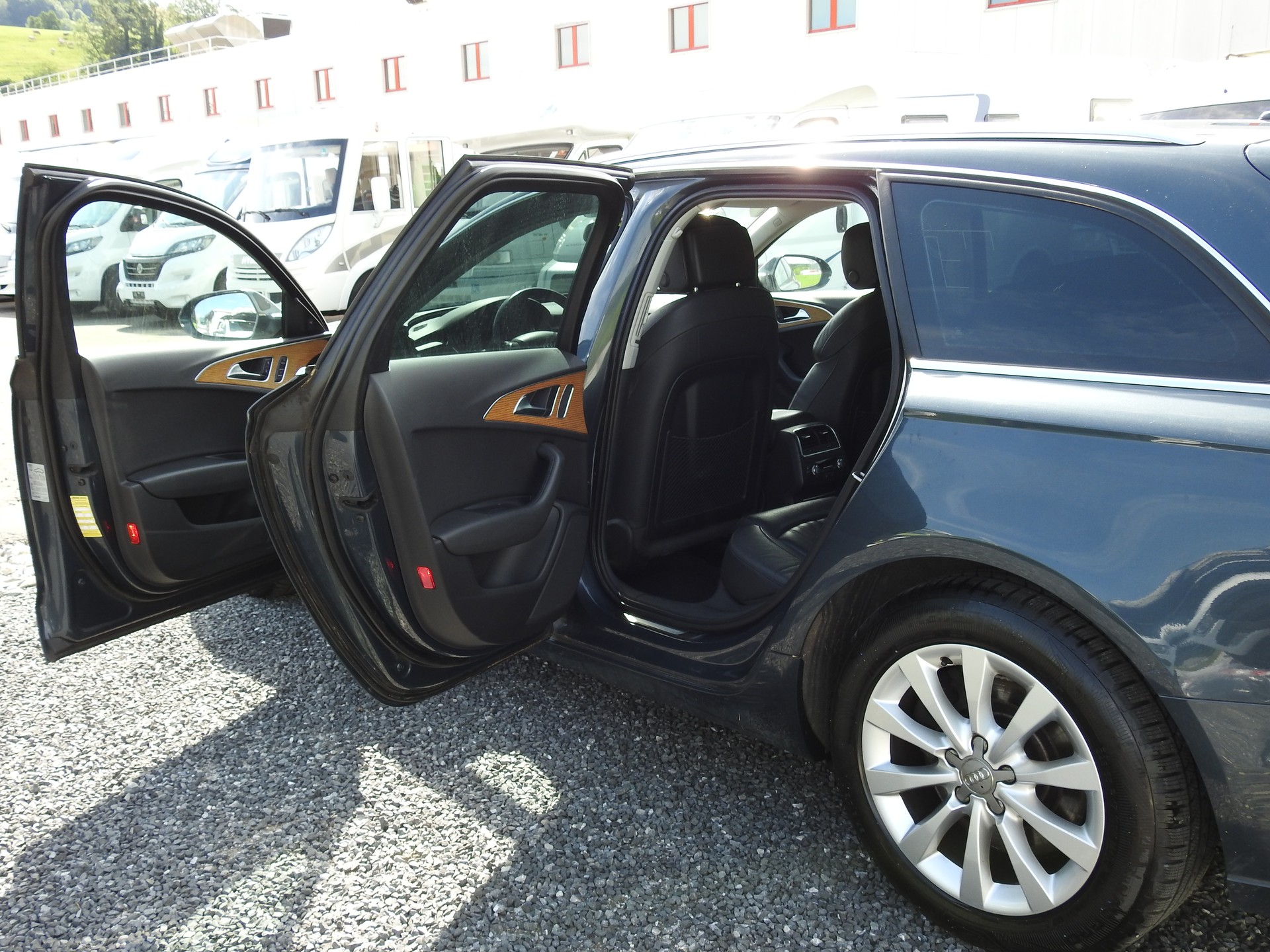 AUDI A6 Avant 3.0 TDI V6 quattro S-tronic-image-16