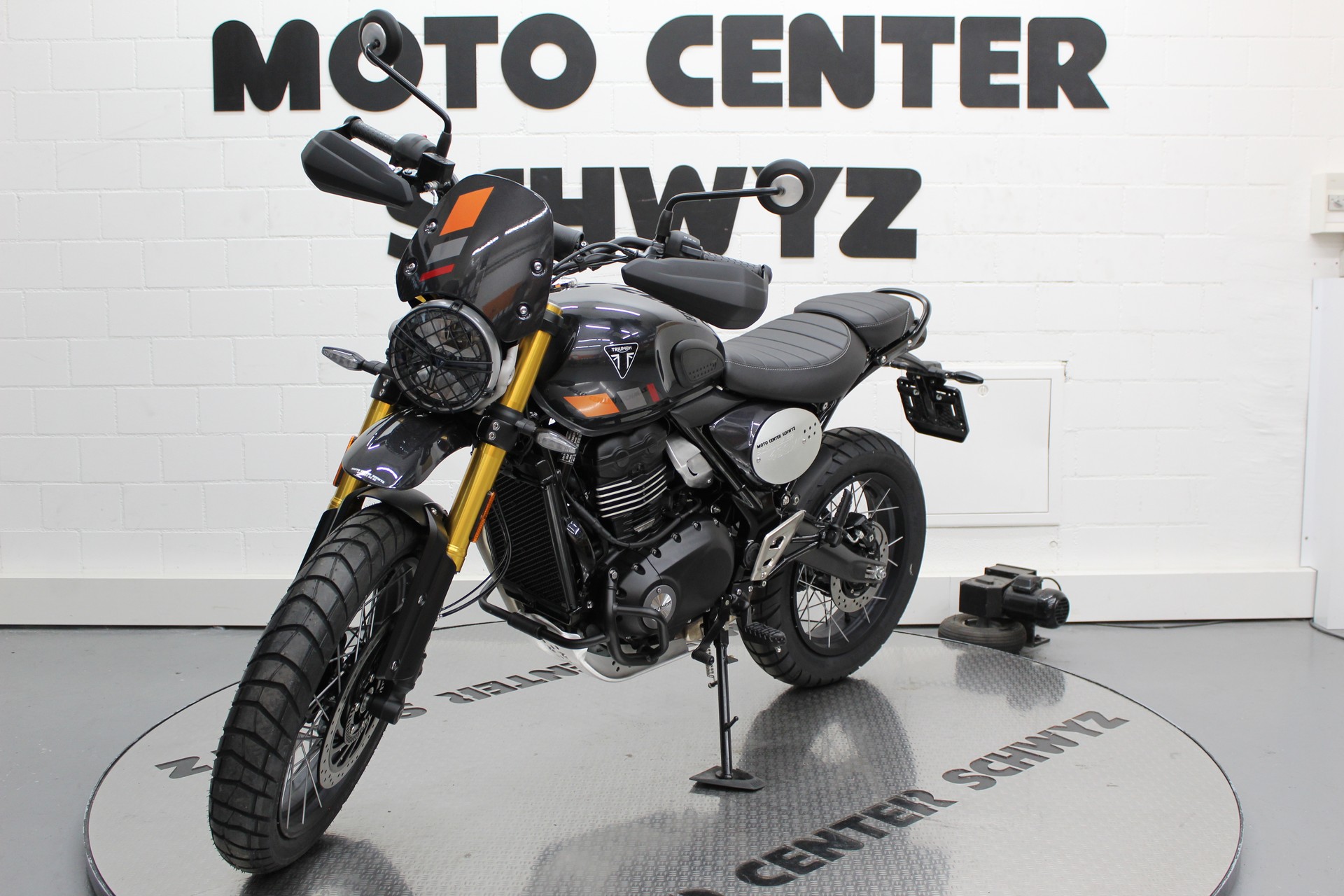 TRIUMPH Scrambler 400 XC-image-2