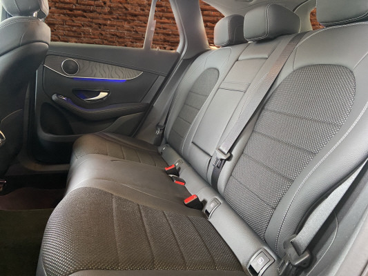 MERCEDES-BENZ GLC 300 e 4Matic-image-12