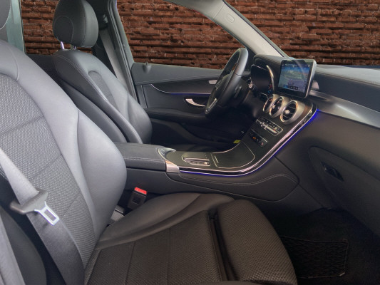 MERCEDES-BENZ GLC 300 e 4Matic-image-10
