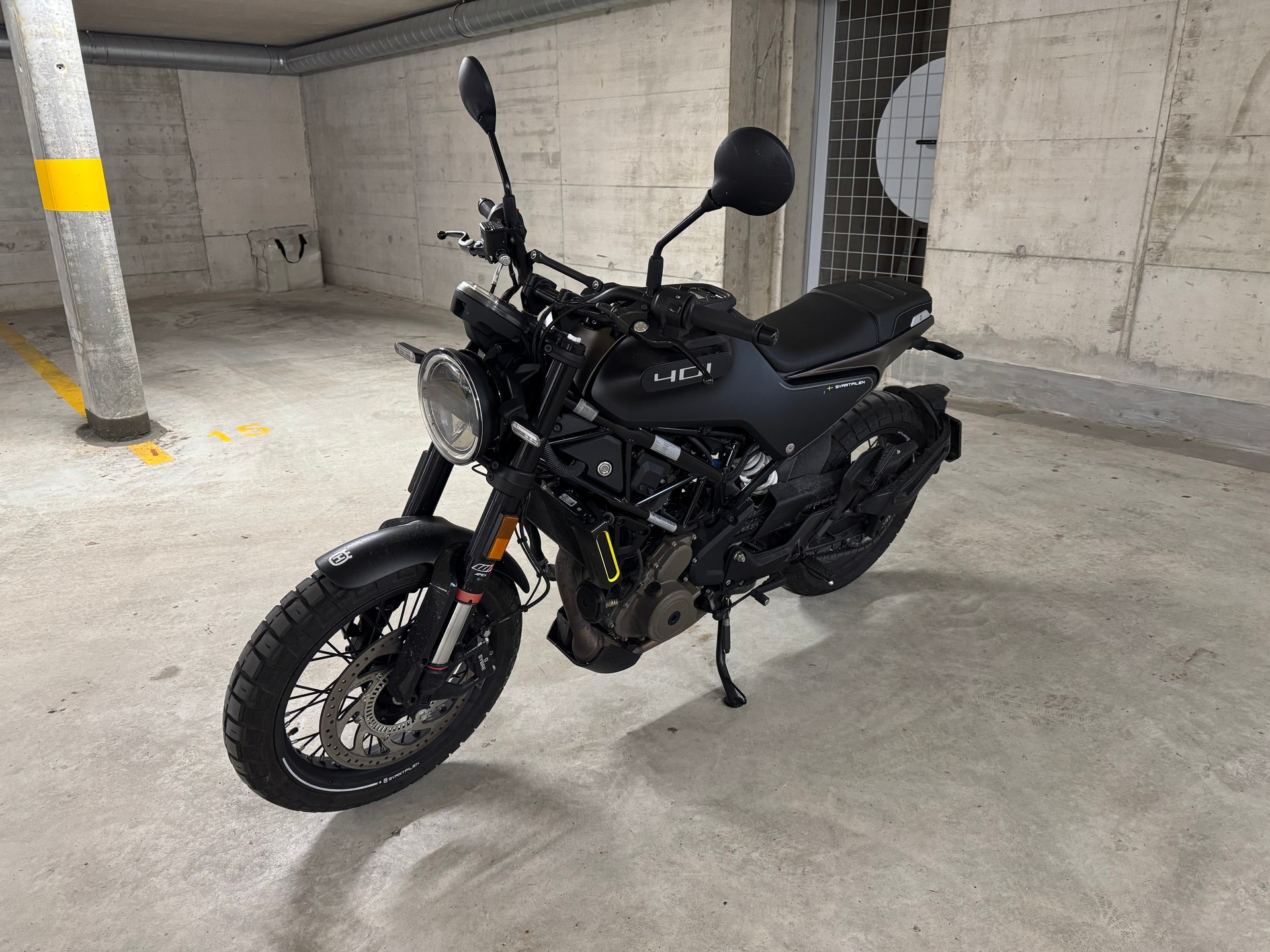 HUSQVARNA Svartpilen 401-image-1