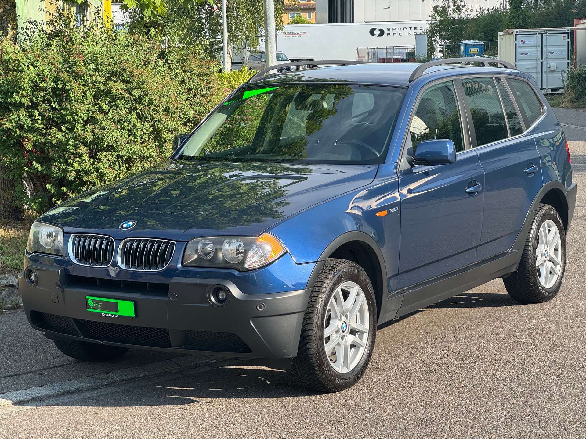 BMW X3 2.5i-image-2