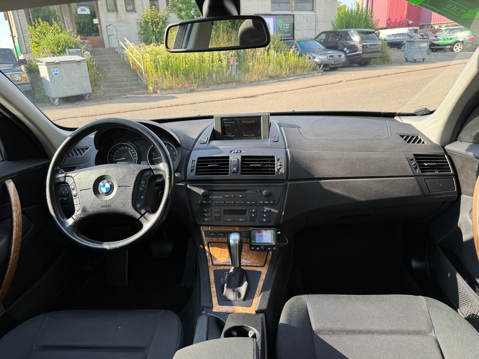 BMW X3 2.5i-image-8