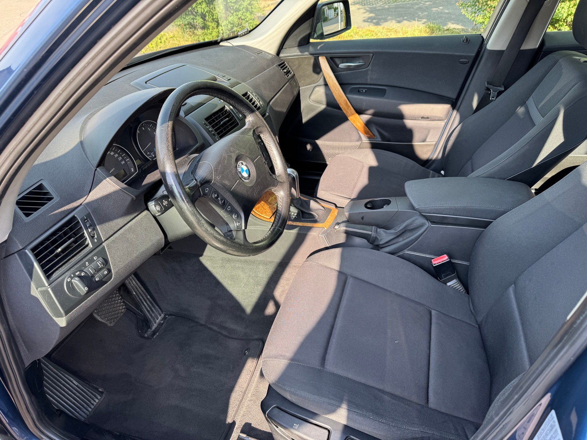 BMW X3 2.5i-image-6
