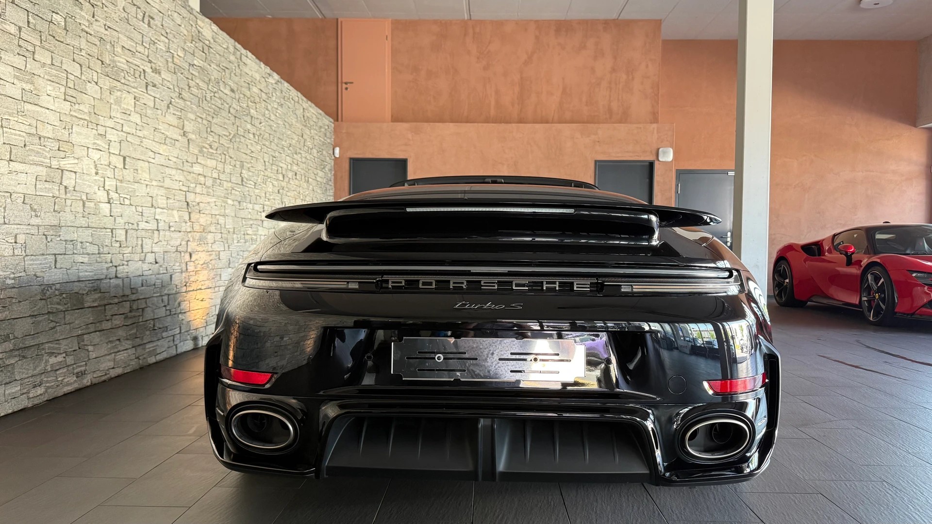 PORSCHE 911 Turbo S Cabriolet PDK-image-13