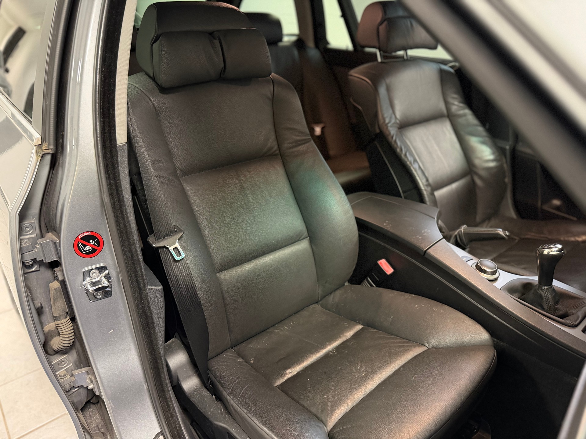 BMW 530xd Touring-showroom-element-3