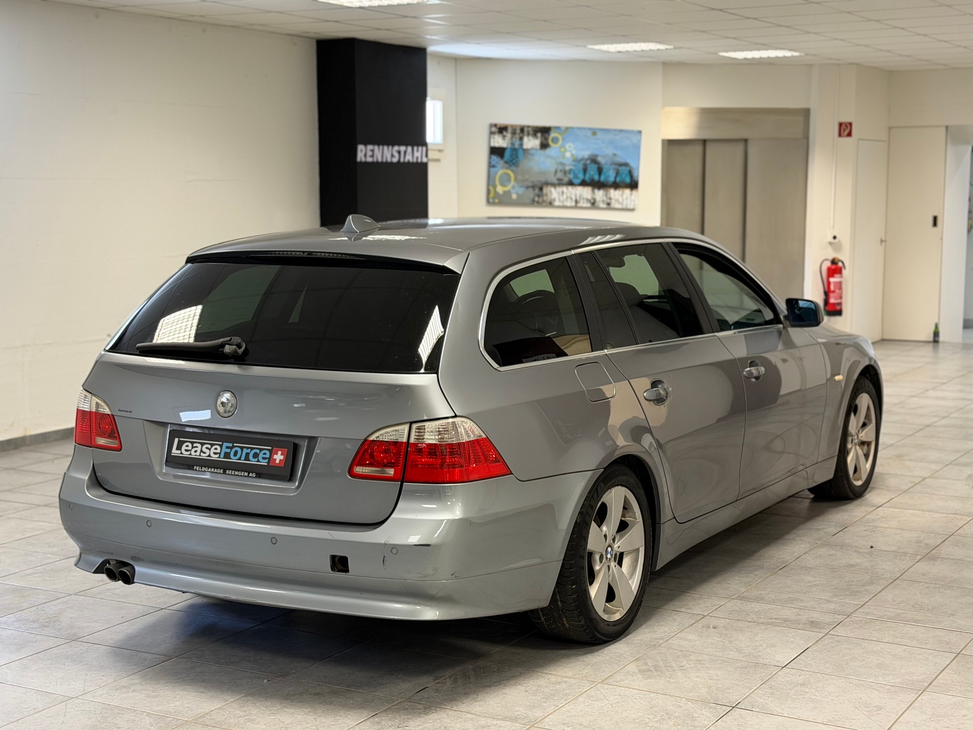 BMW 530xd Touring-image-11