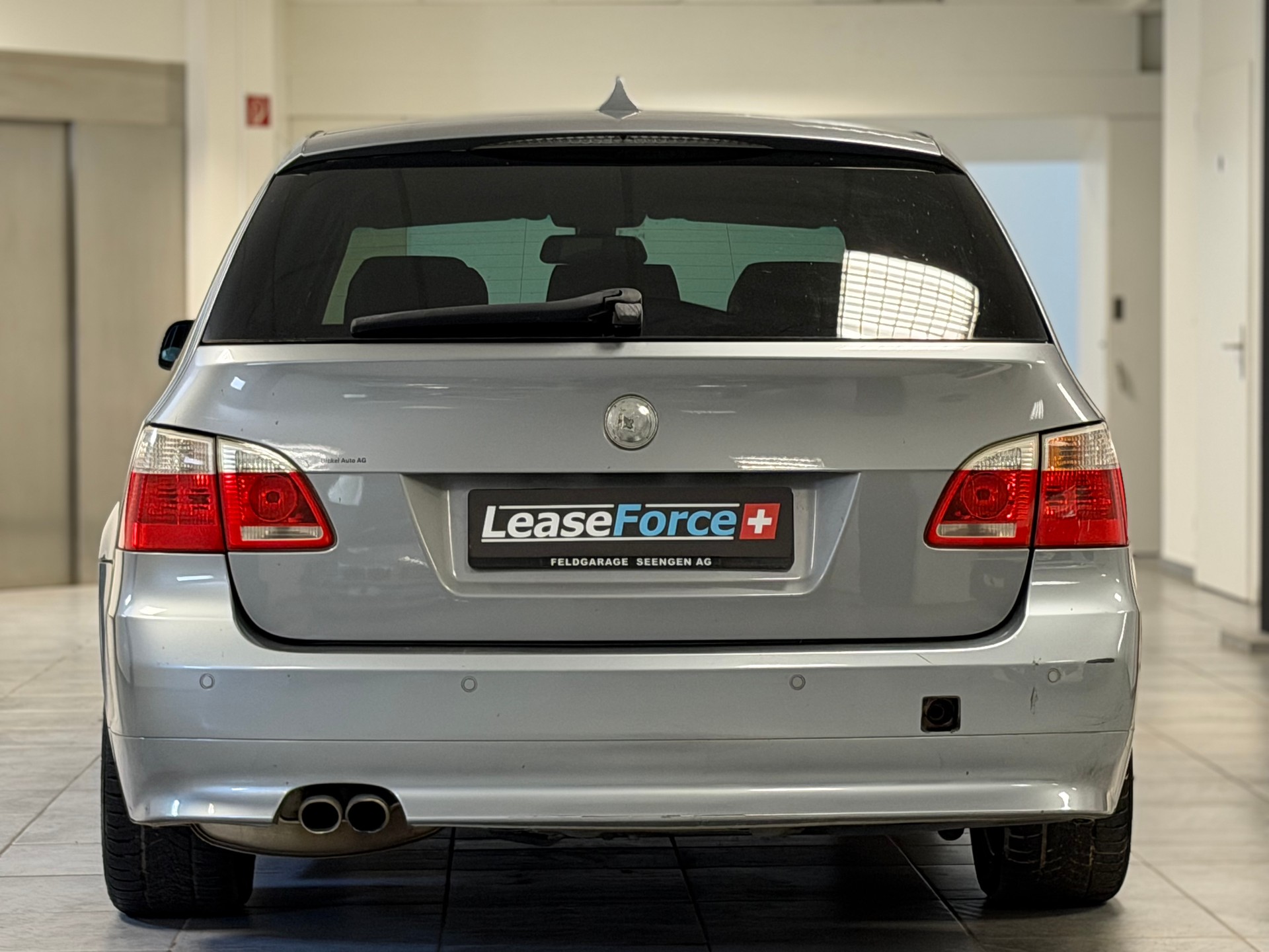BMW 530xd Touring-image-12