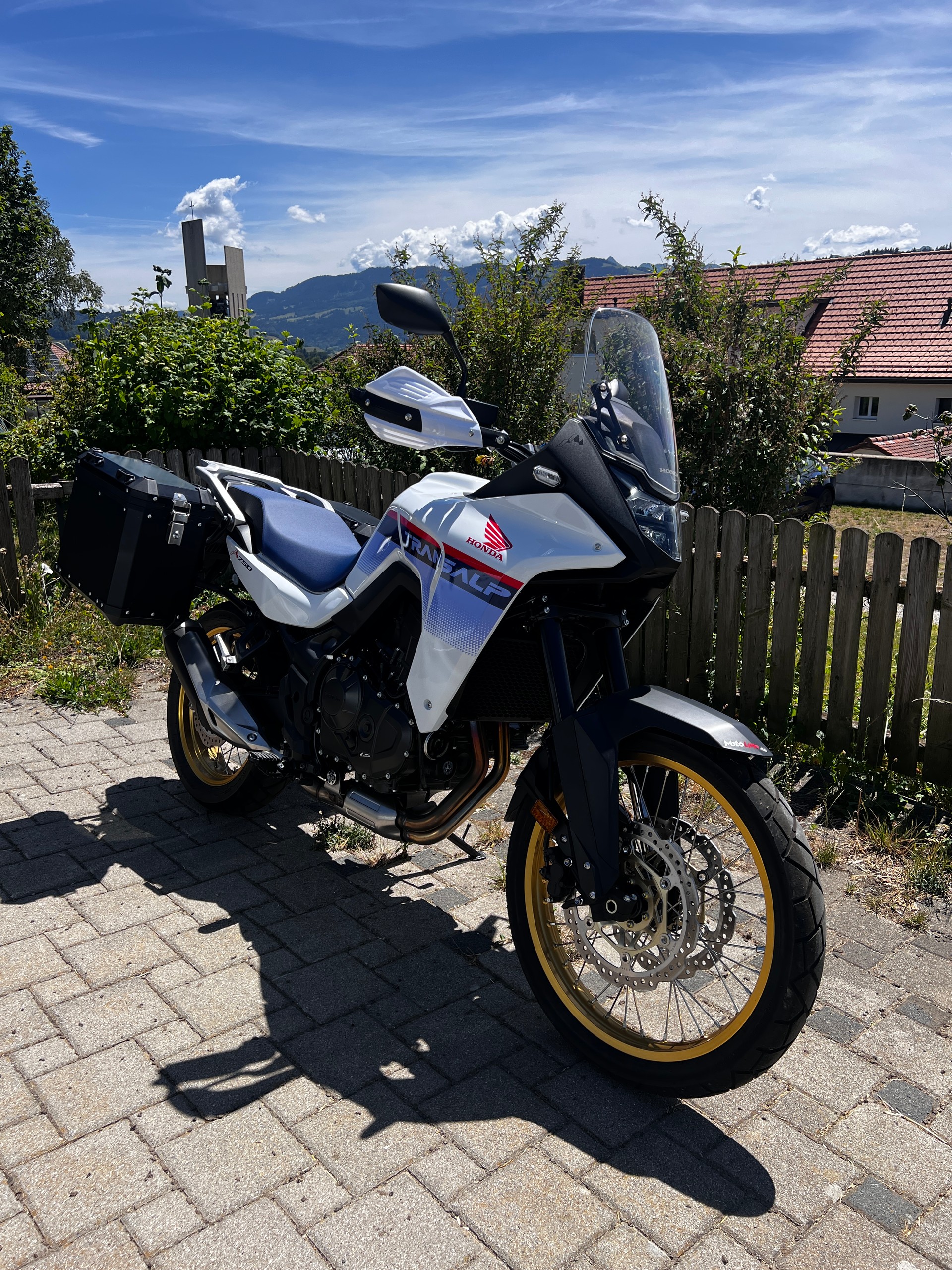 HONDA XL 750 Transalp-image-0