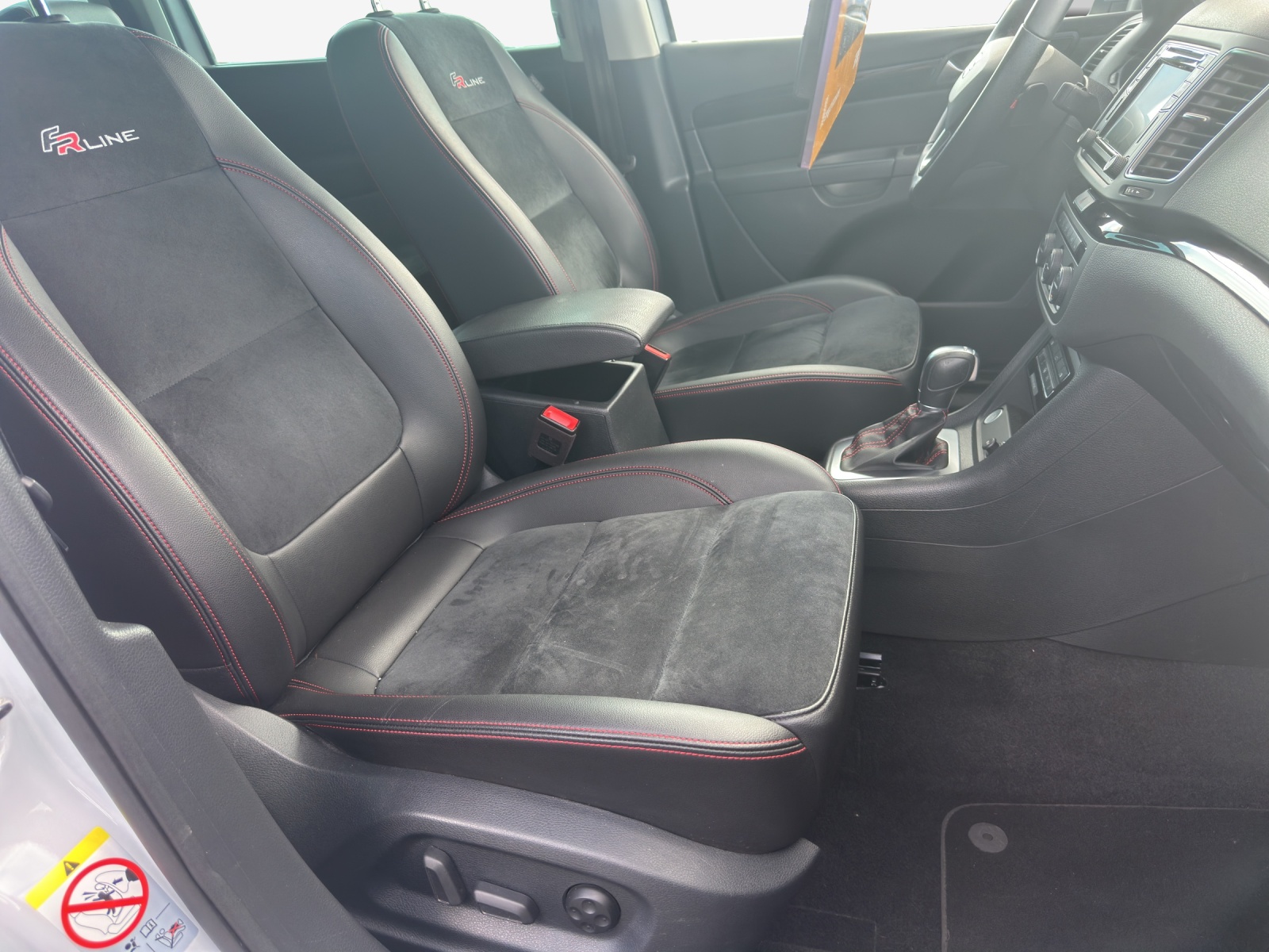 SEAT Alhambra 2.0 TDI 4Drive SWISS FR-image-14