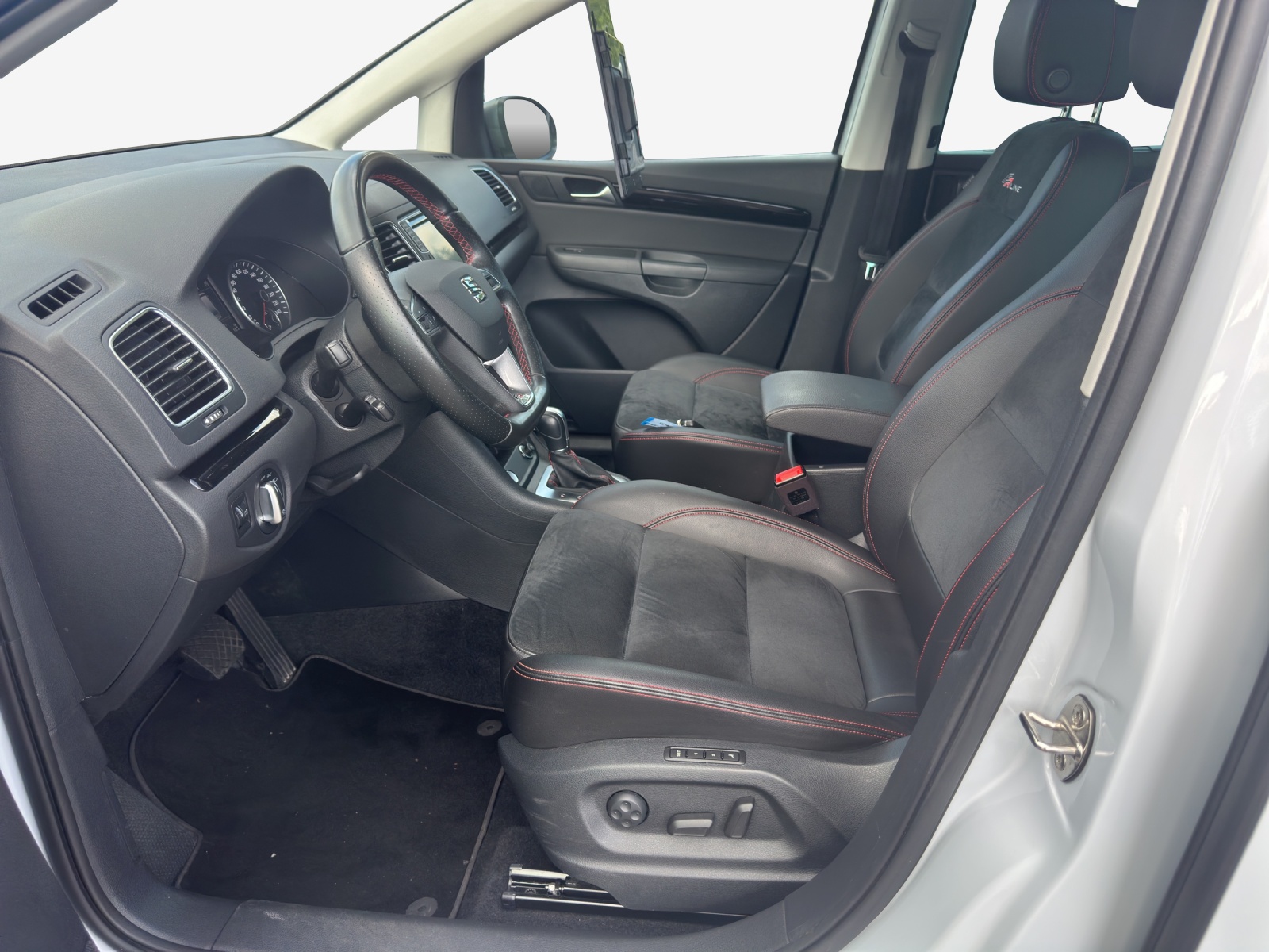 SEAT Alhambra 2.0 TDI 4Drive SWISS FR-image-15