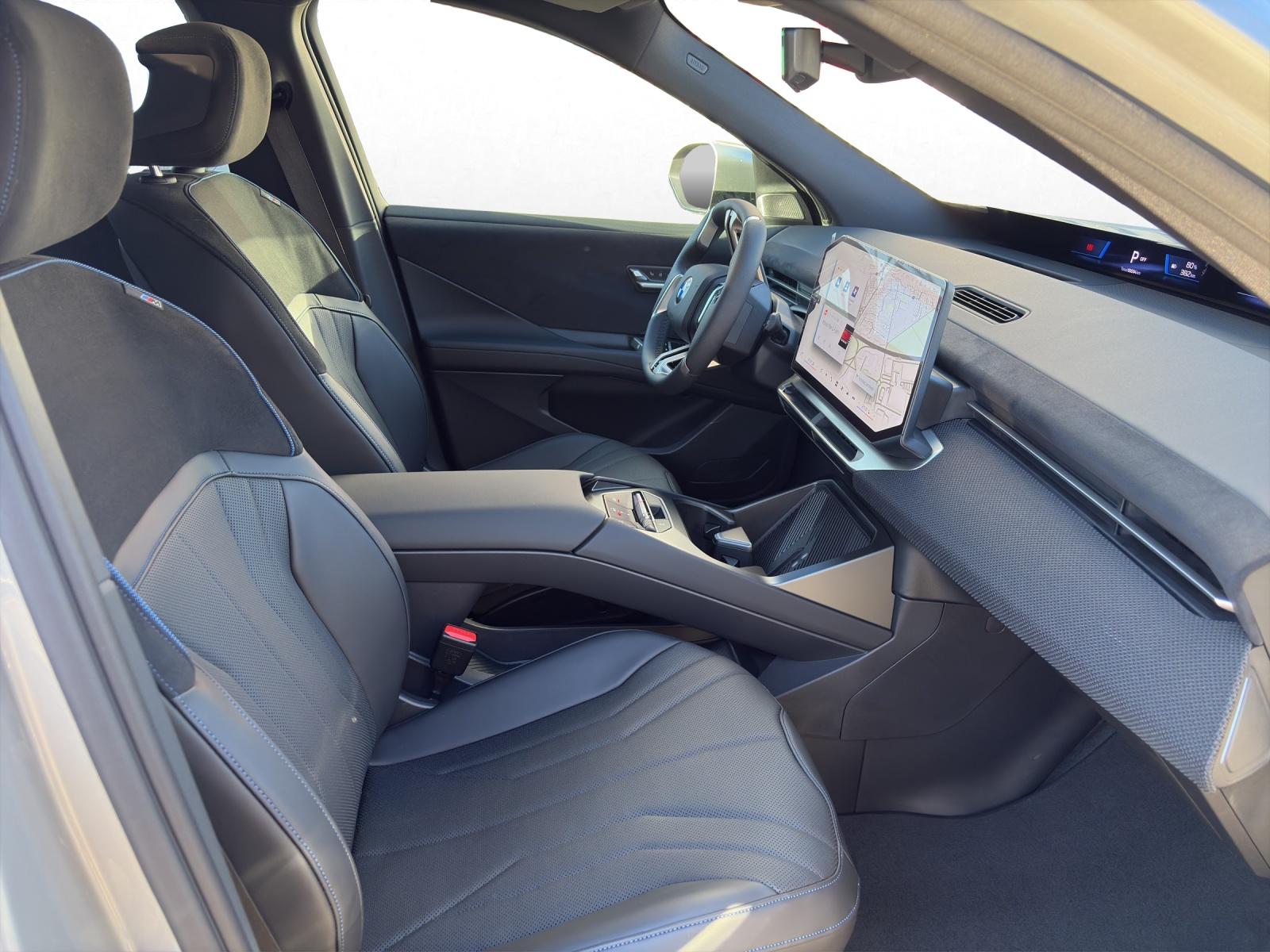 BMW iX3 50 xDrive-image-15