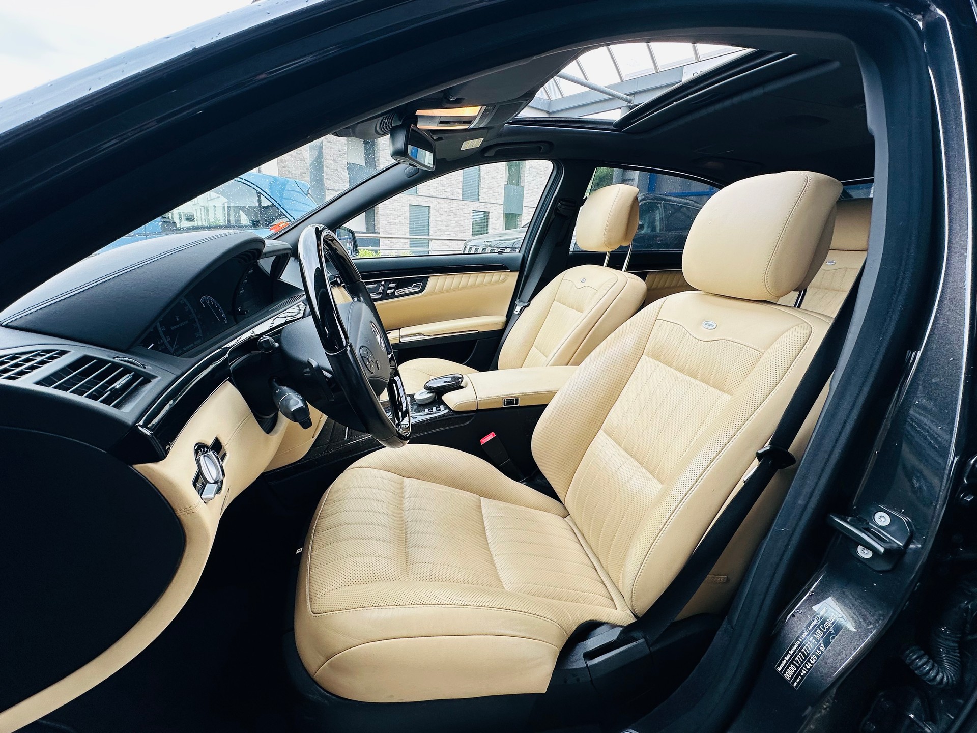 MERCEDES-BENZ S 500 L BlueEfficiency SS 4Matic 7G-Tronic-image-10