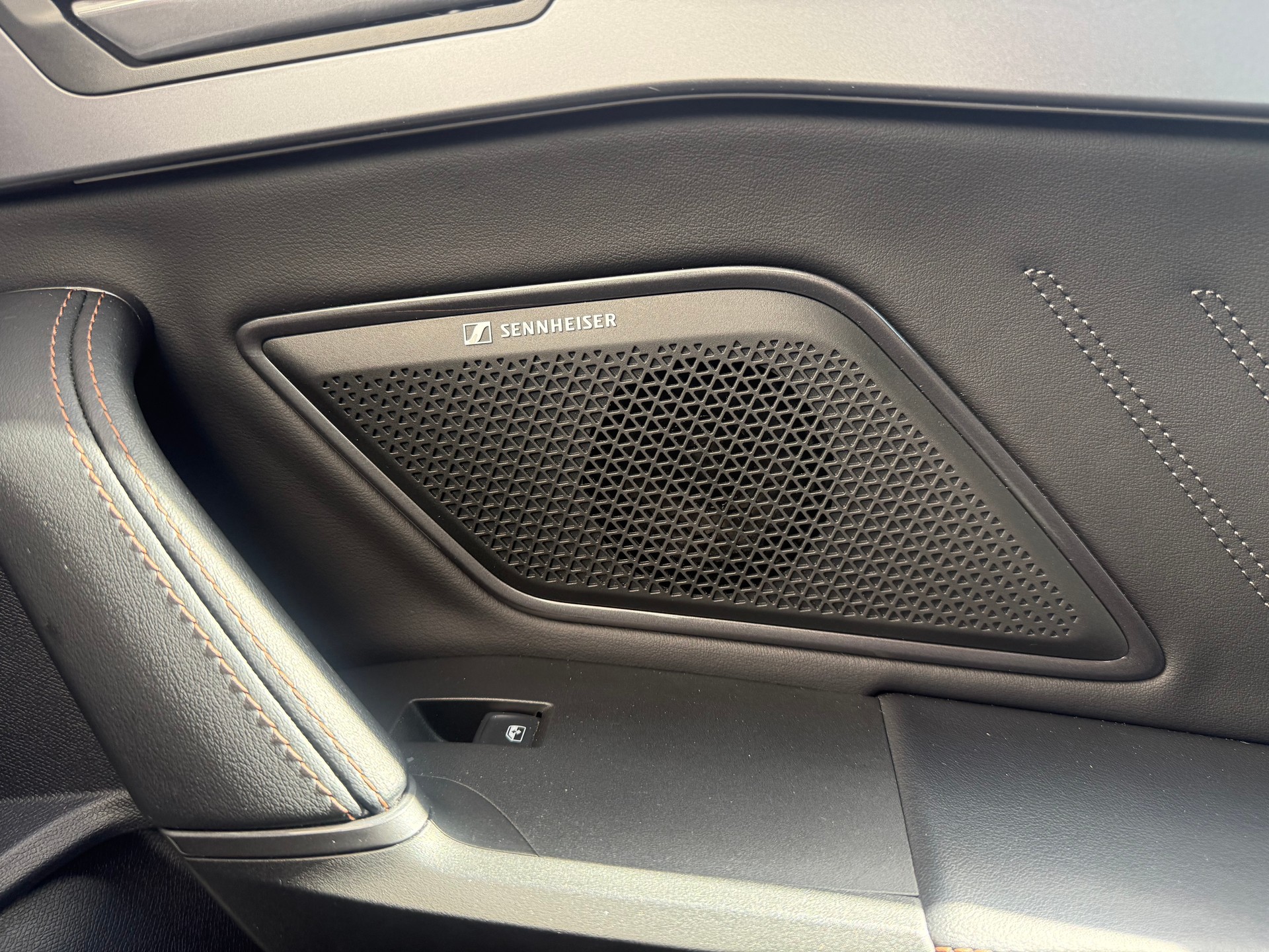 CUPRA Formentor 1.5 eTSI DSG-image-25