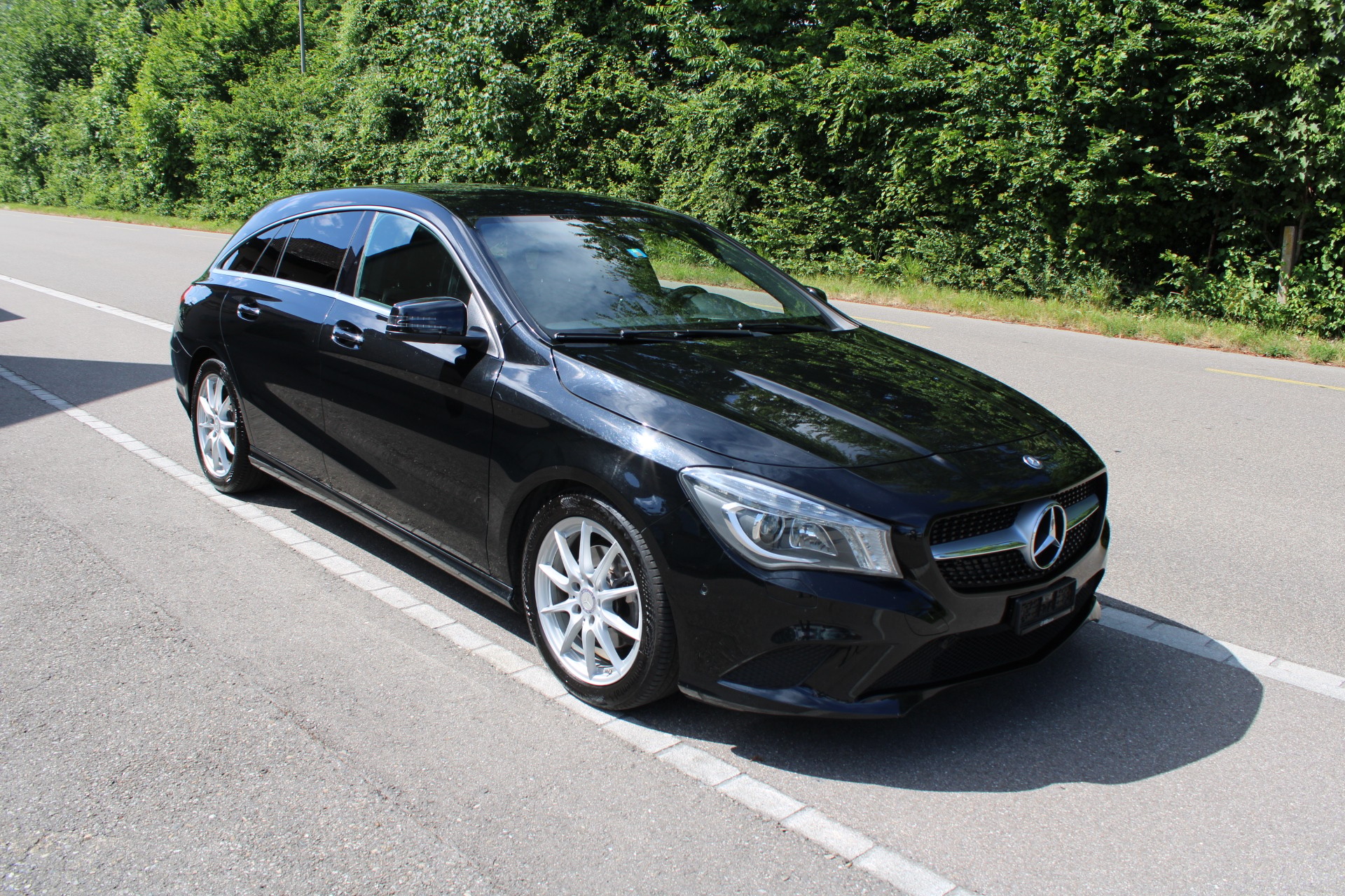 MERCEDES-BENZ CLA Shooting Brake 180 Urban 7G-DCT-showroom-element-2