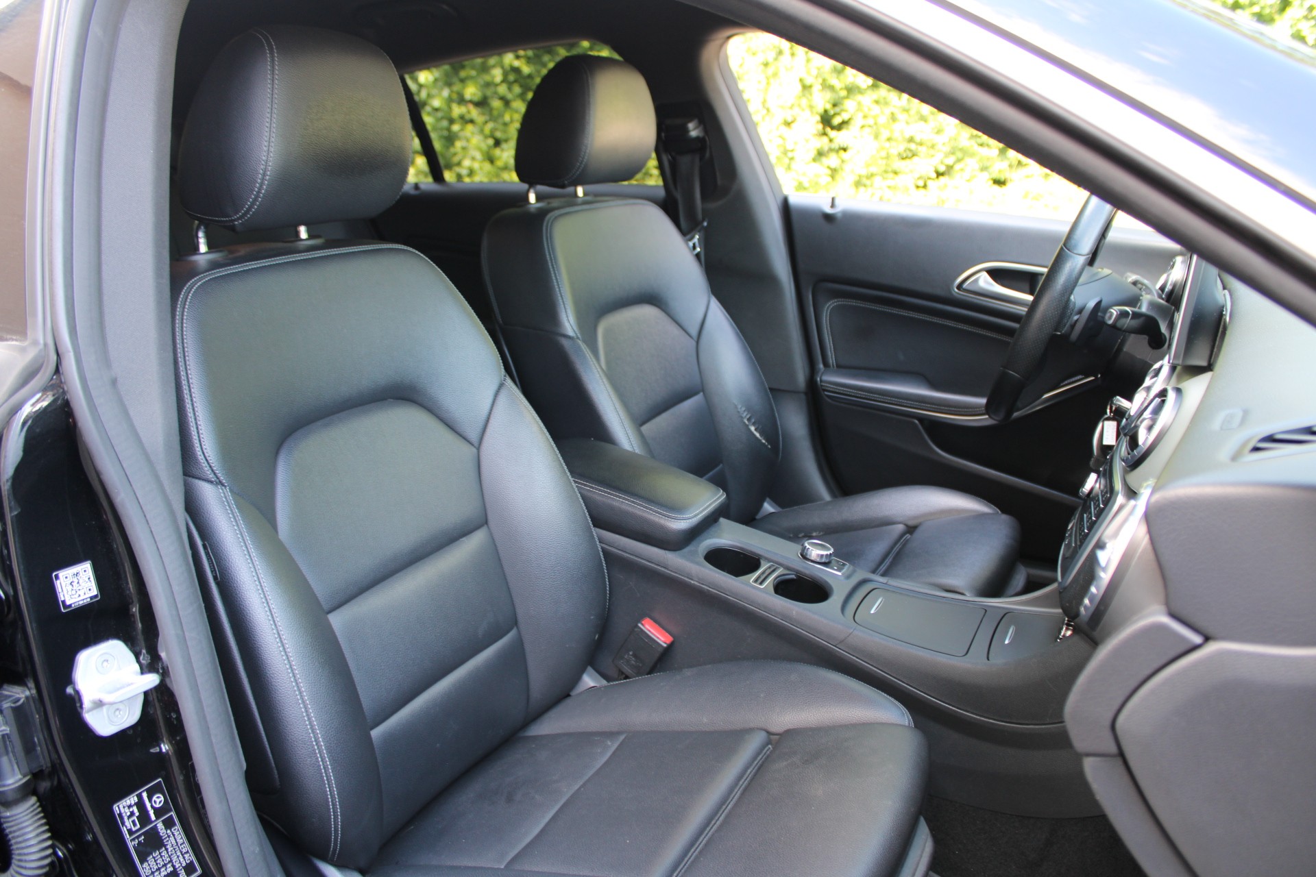 MERCEDES-BENZ CLA Shooting Brake 180 Urban 7G-DCT-image-8