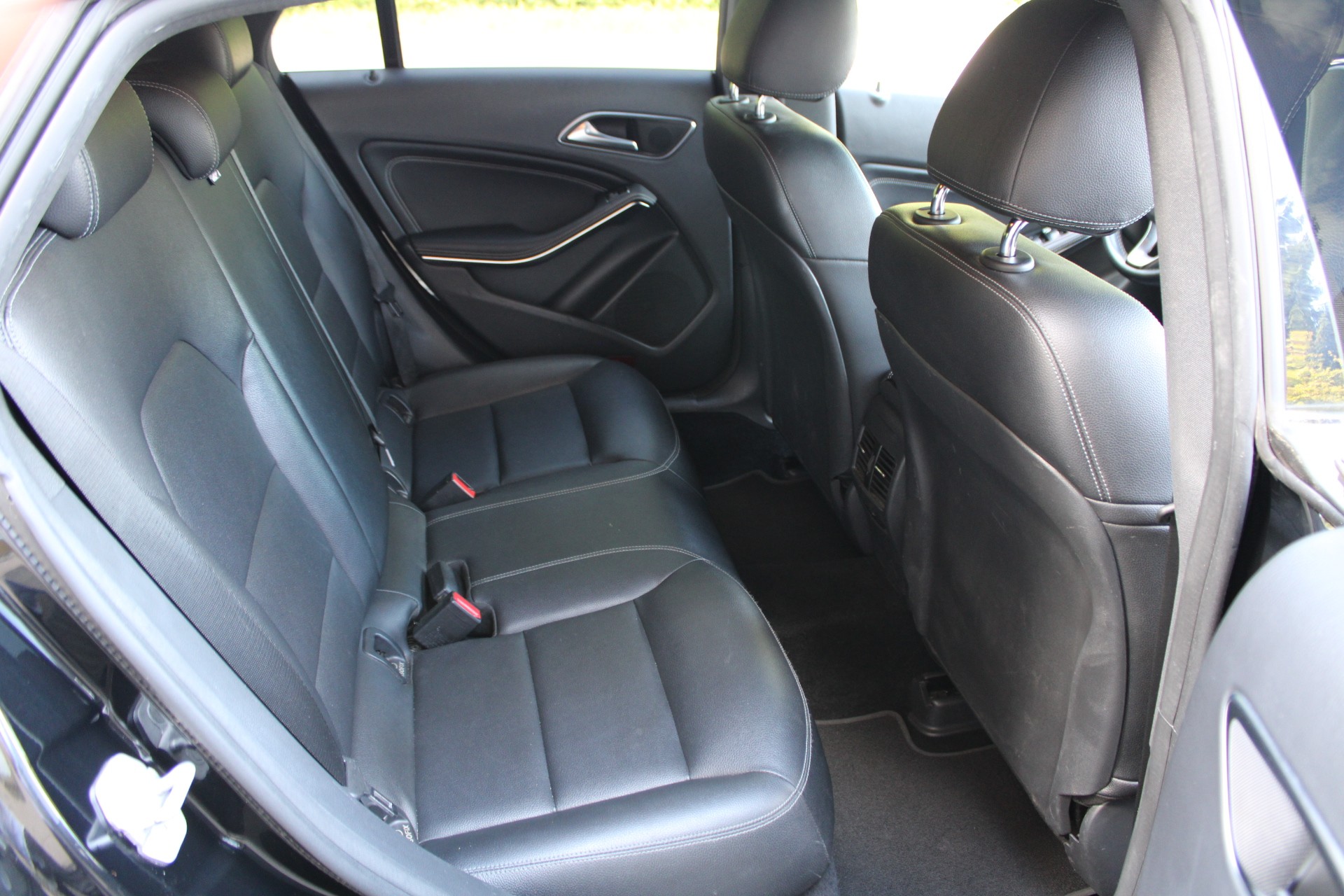 MERCEDES-BENZ CLA Shooting Brake 180 Urban 7G-DCT-image-6