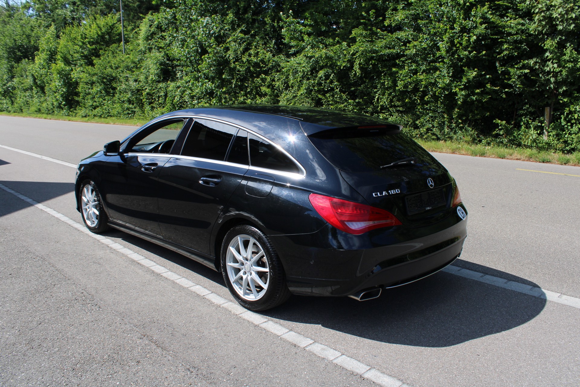 MERCEDES-BENZ CLA Shooting Brake 180 Urban 7G-DCT-showroom-element-1