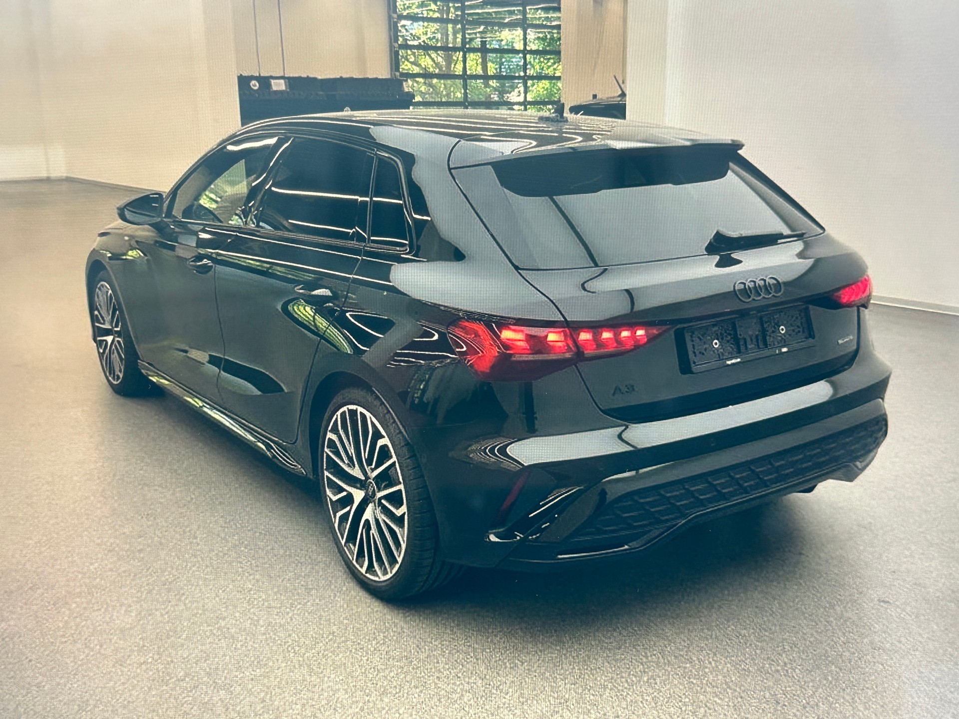 AUDI A3 Sportback TFSI 150 kW quattro S line S trconic(CH Auto)-showroom-element-1