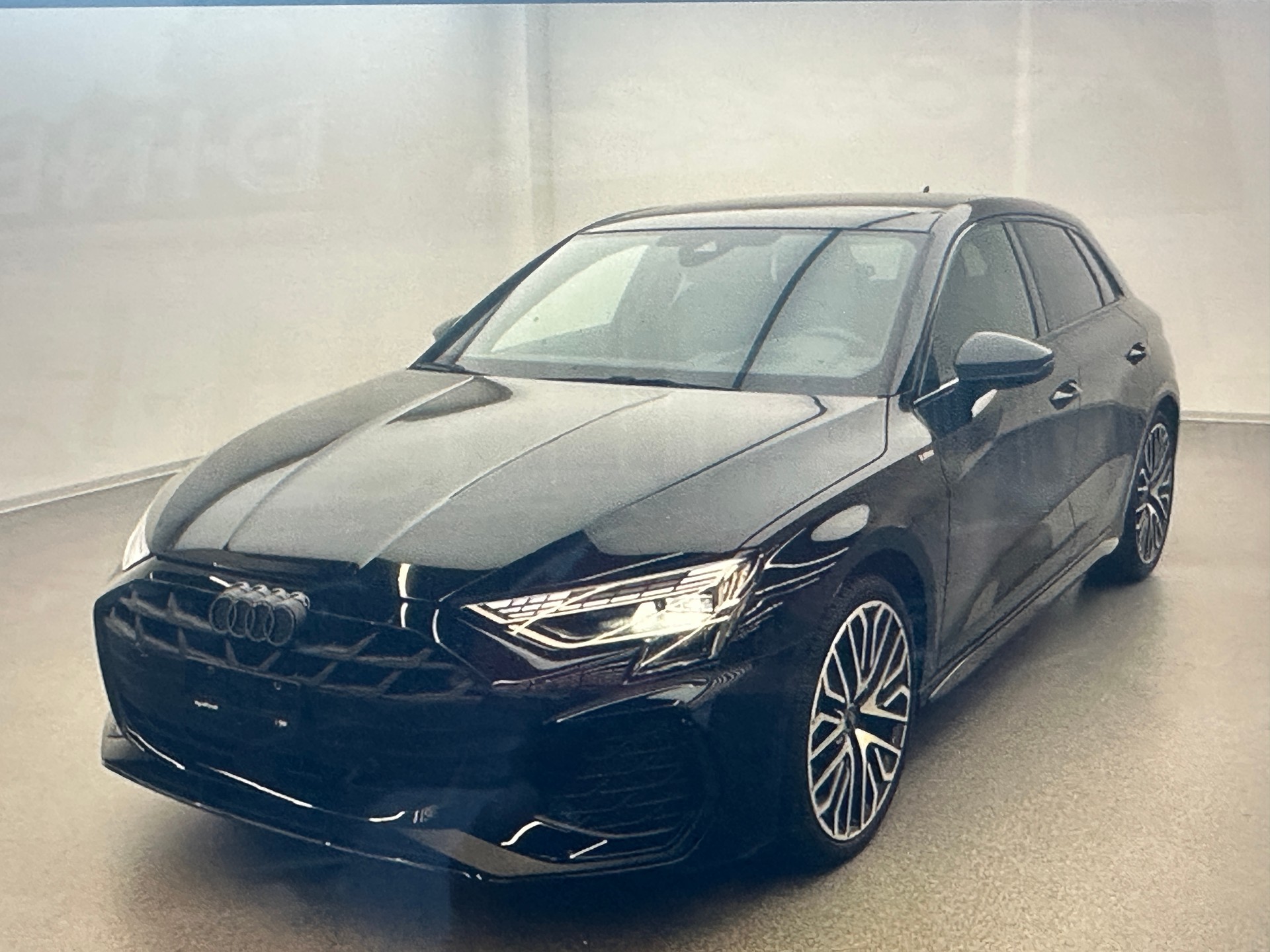 AUDI A3 Sportback TFSI 150 kW quattro S line S trconic(CH Auto)