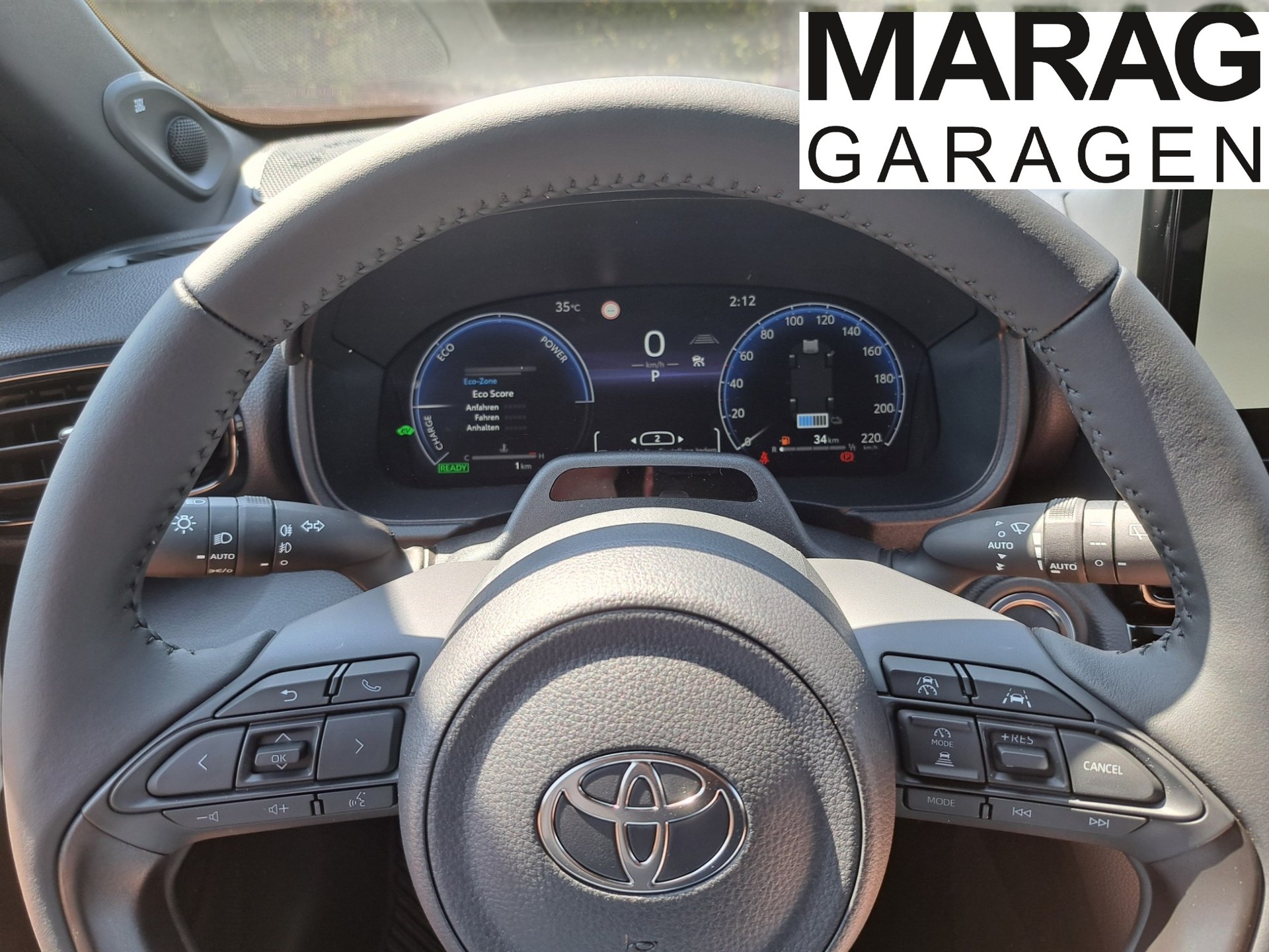 TOYOTA Yaris Cross 1.5 Premium AWDi e-CVT-image-9