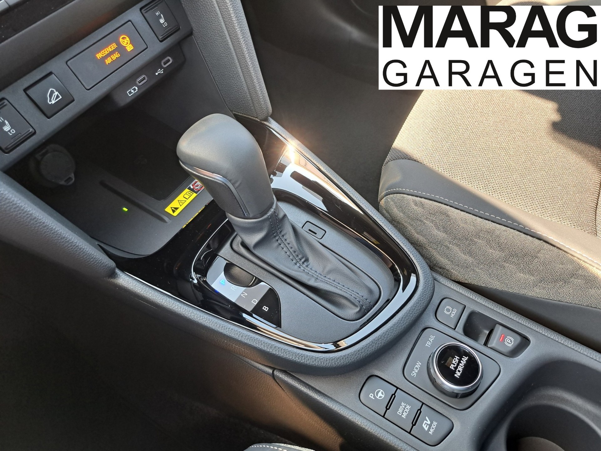 TOYOTA Yaris Cross 1.5 Premium AWDi e-CVT-image-11
