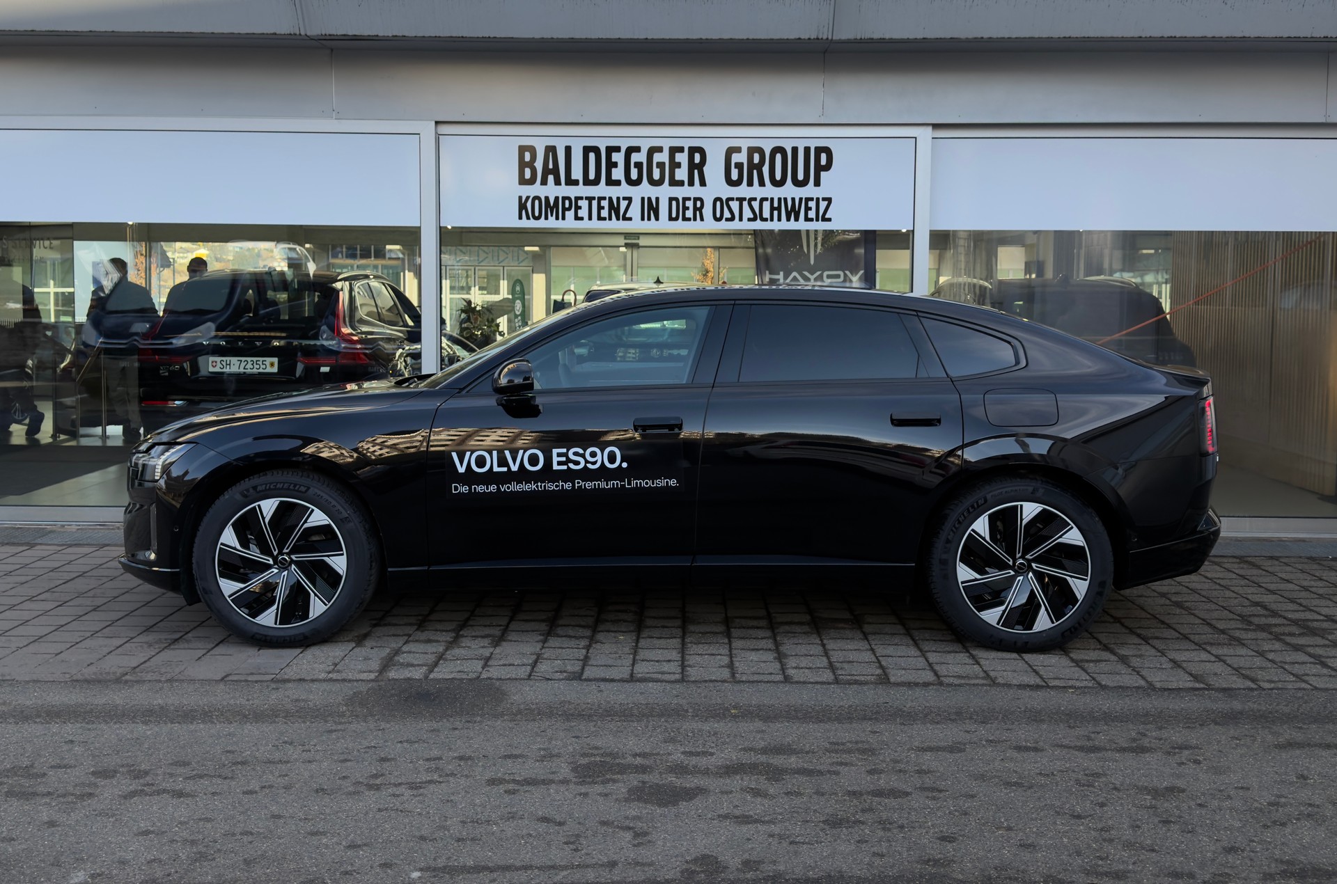 VOLVO ES90 Plus-showroom-element-1