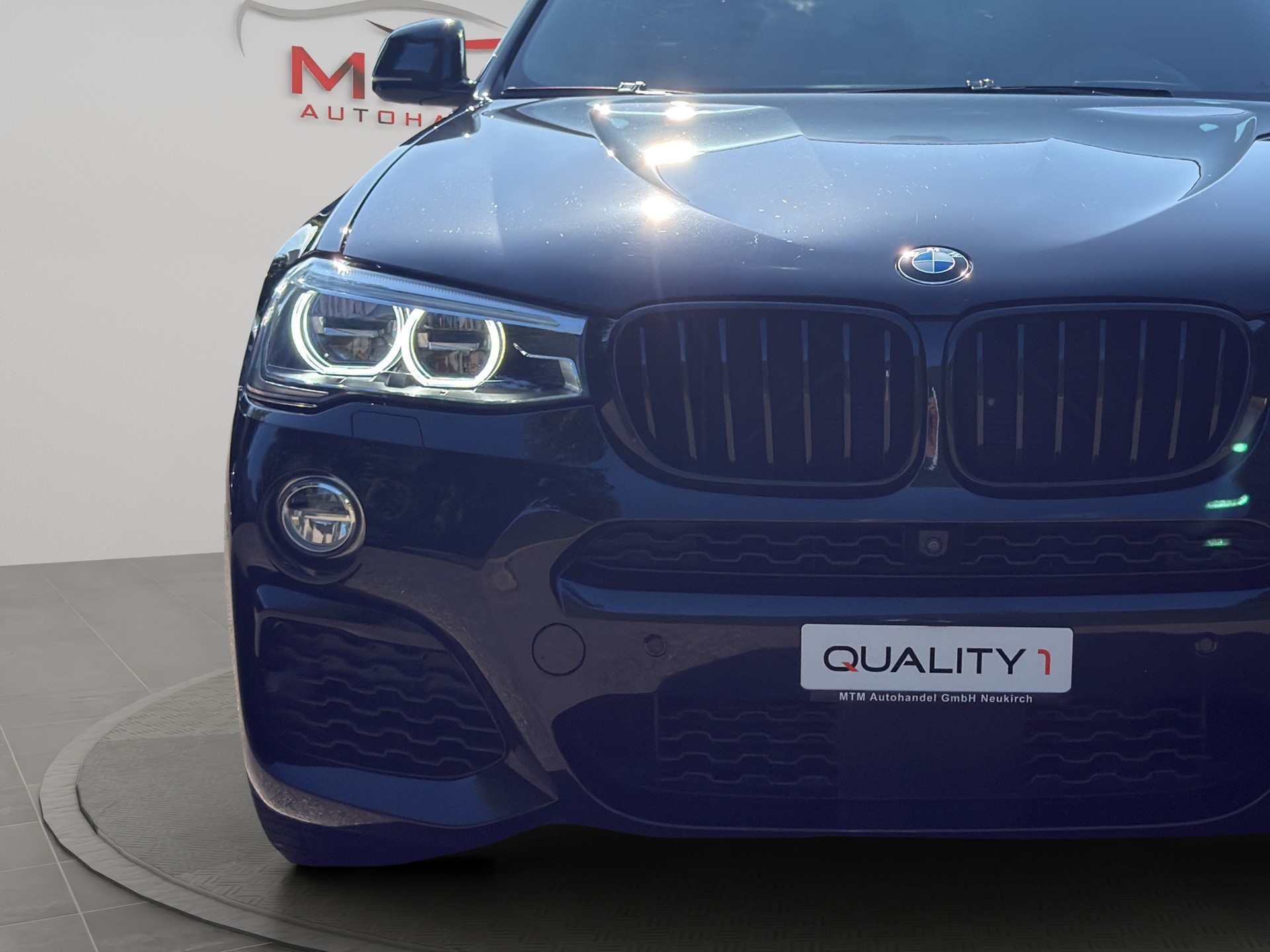 BMW X4 M 40i Steptronic-showroom-element-3