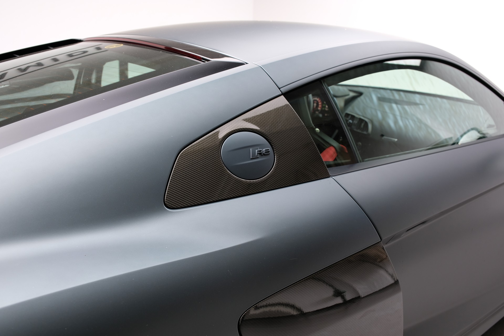 AUDI R8 Coupé 5.2 plus S-Tronic-image-8
