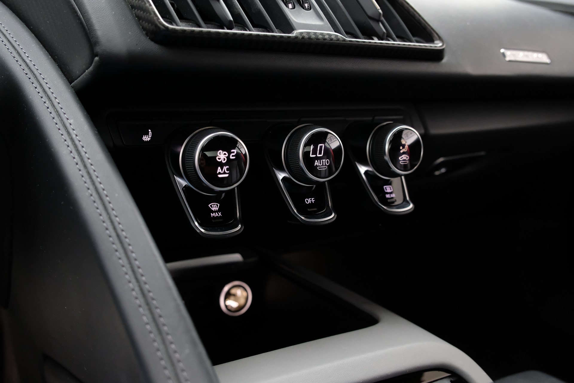 AUDI R8 Coupé 5.2 plus S-Tronic-image-25