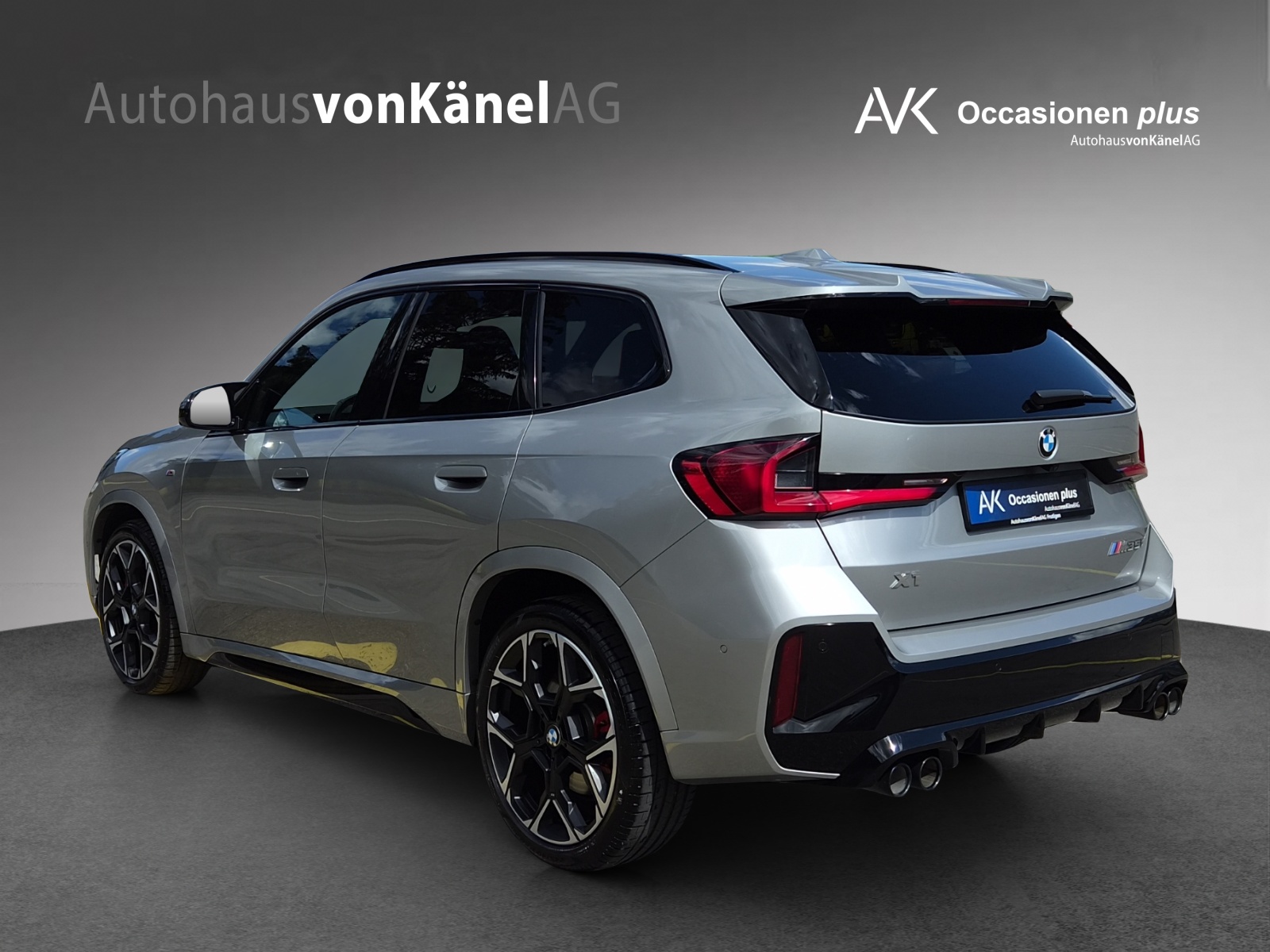 BMW X1 xDrive M35i-showroom-element-2