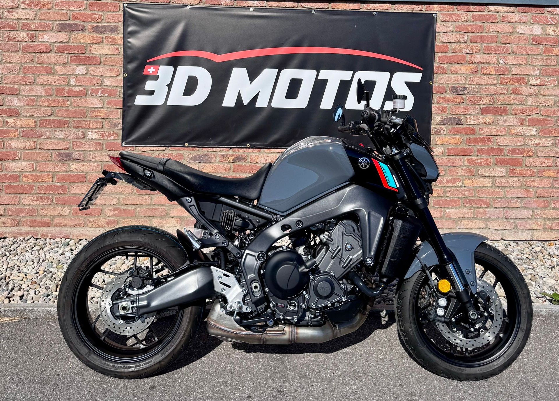 YAMAHA MT-09 Dark – MY 2023-showroom-element-1