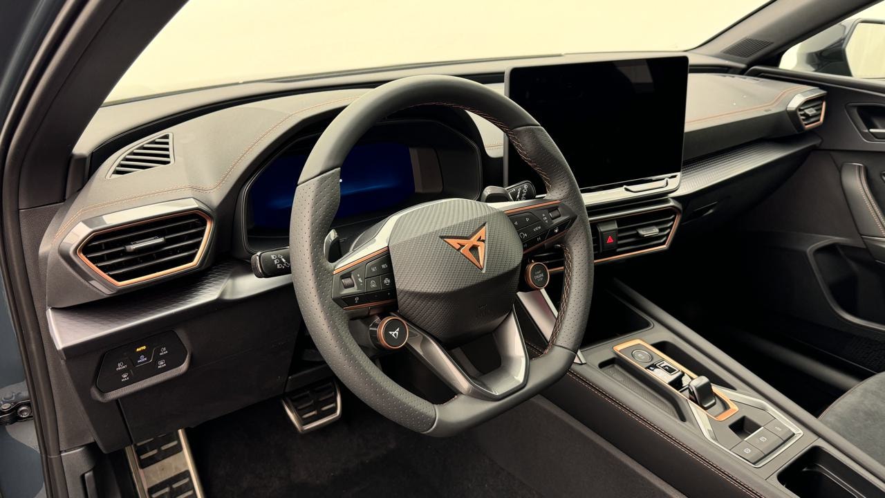 CUPRA LEON ST 1.5 e-HYBRID pHEV VZ DSG-image-6