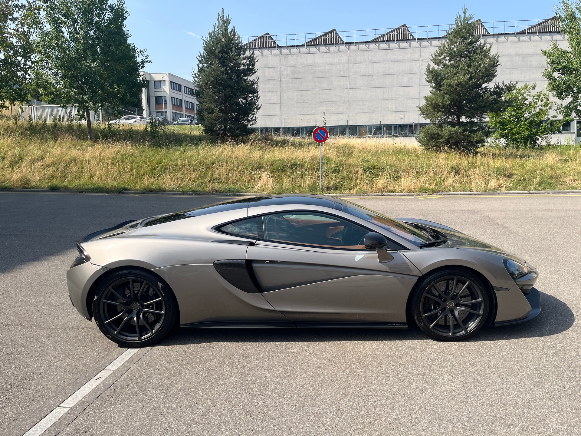 McLAREN 570GT-image-4