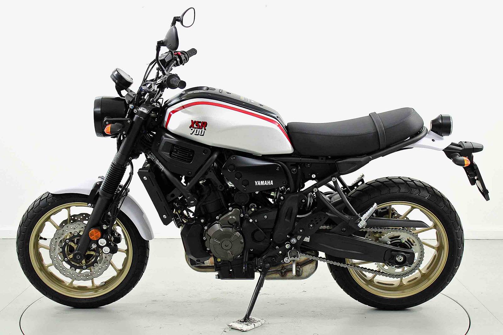 YAMAHA XSR 700 Tribute ABS-image-4