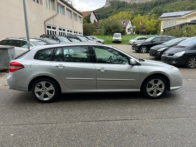 RENAULT Laguna Grandtour 2.0 dCi Expression-image-3