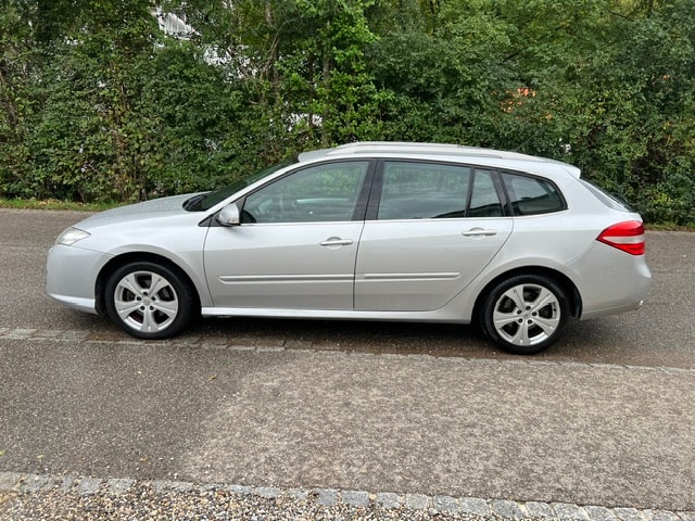 RENAULT Laguna Grandtour 2.0 dCi Expression-image-5