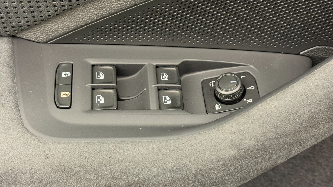 SKODA Superb Combi 2.0 TSI Sportline 4x4 DSG-image-8
