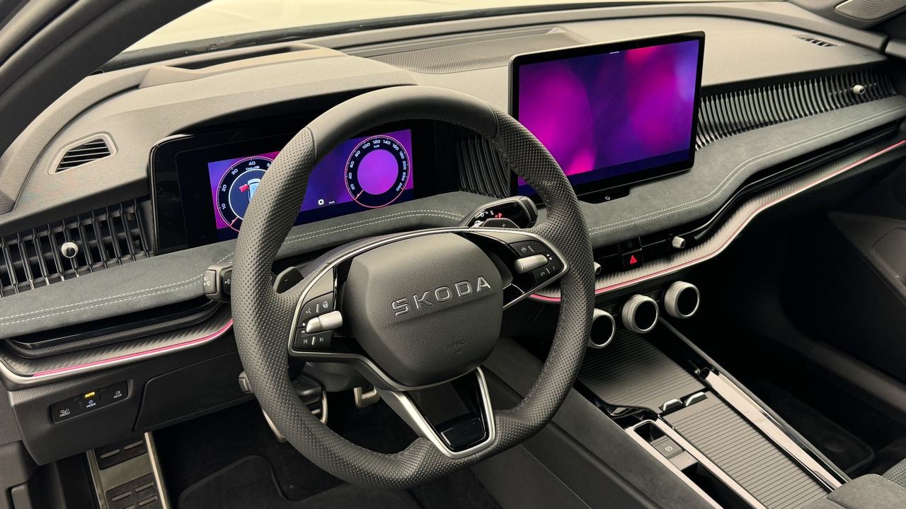 SKODA Superb Combi 2.0 TSI Sportline 4x4 DSG-image-6