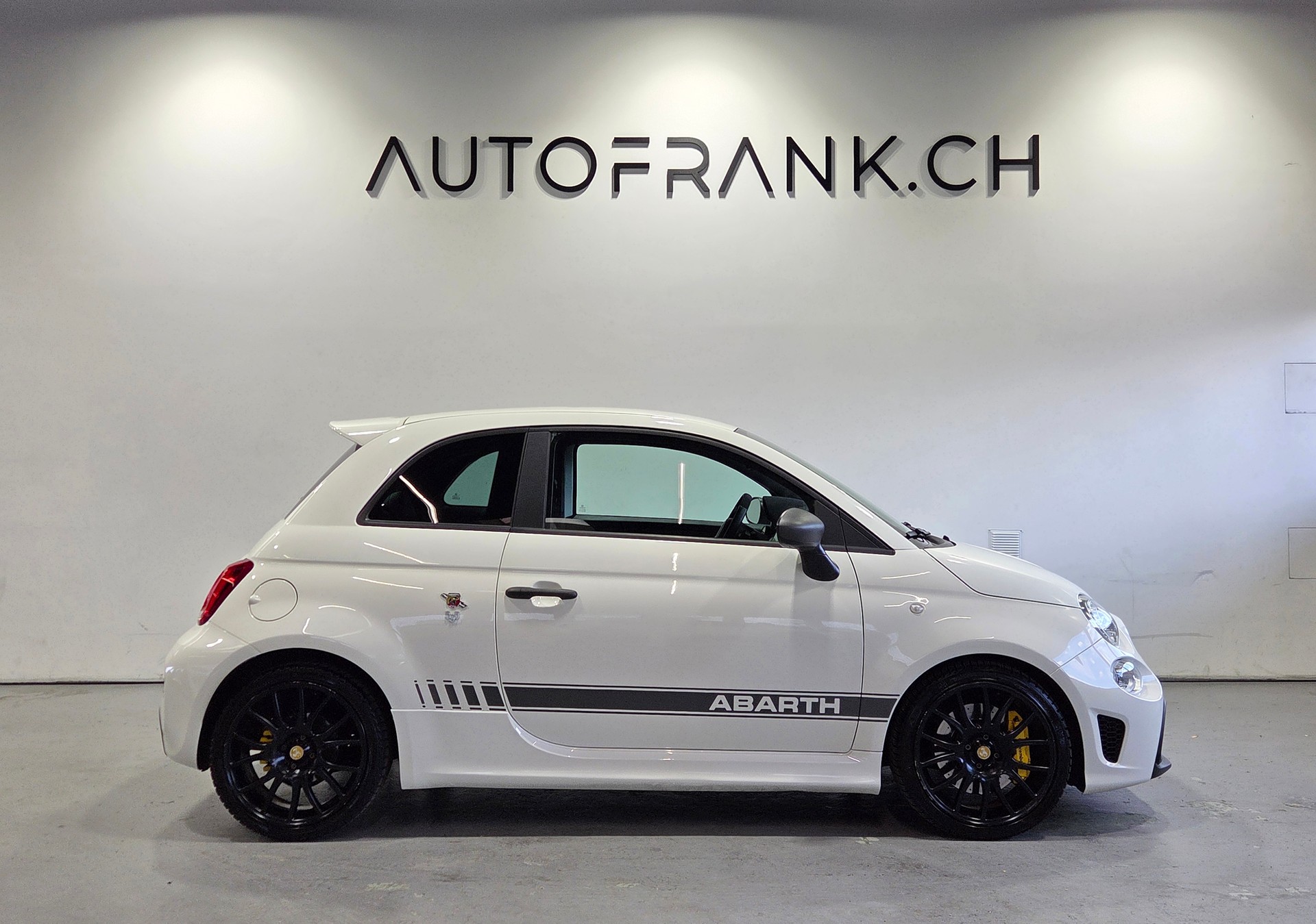 FIAT 595 Abarth 1.4 T-Jet 180 Competizione-image-4