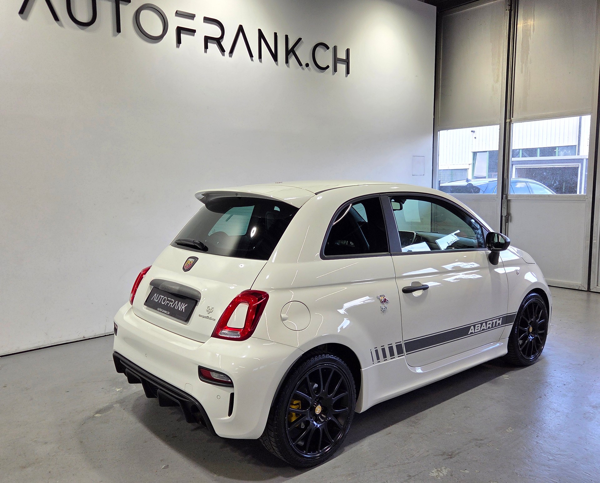 FIAT 595 Abarth 1.4 T-Jet 180 Competizione-image-6