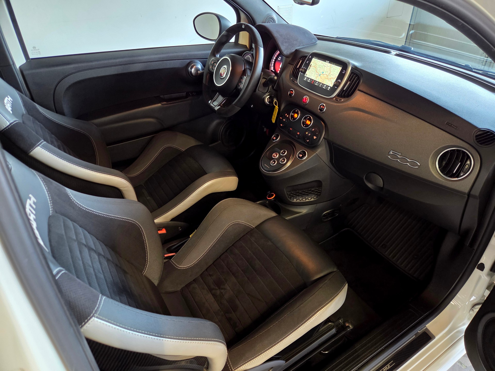 FIAT 595 Abarth 1.4 T-Jet 180 Competizione-image-15