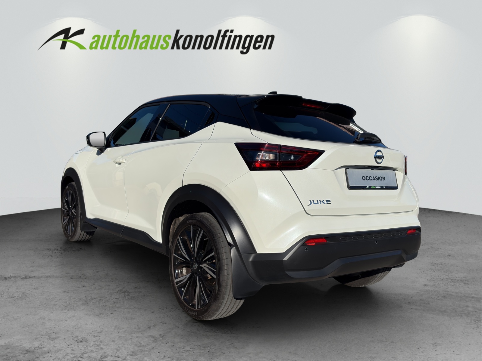 NISSAN Juke 1.0 DIG-T Tekna-showroom-element-2
